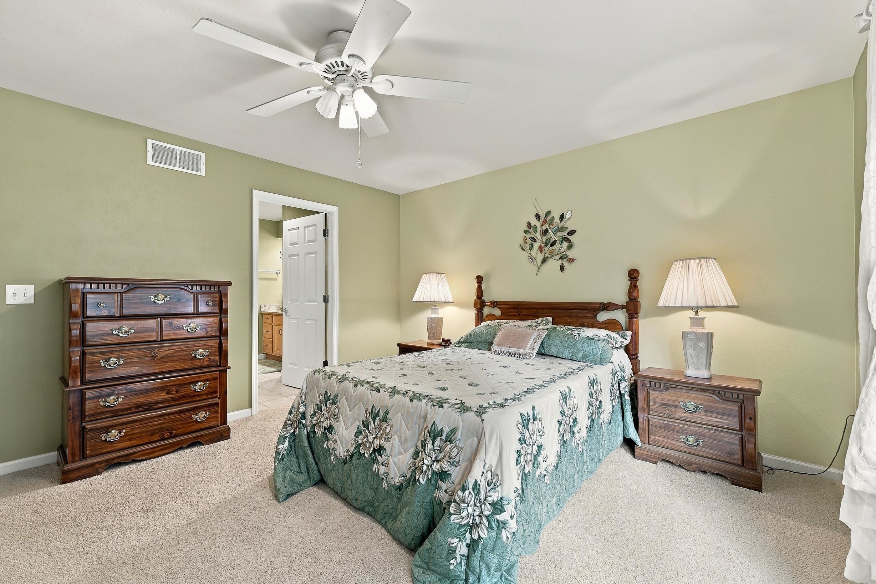 1142 HEARTHSTONE PLACE, Plover, Wisconsin 54467, 2 Bedrooms Bedrooms, ,2 BathroomsBathrooms,Residential,For Sale,1142 HEARTHSTONE PLACE,22604713