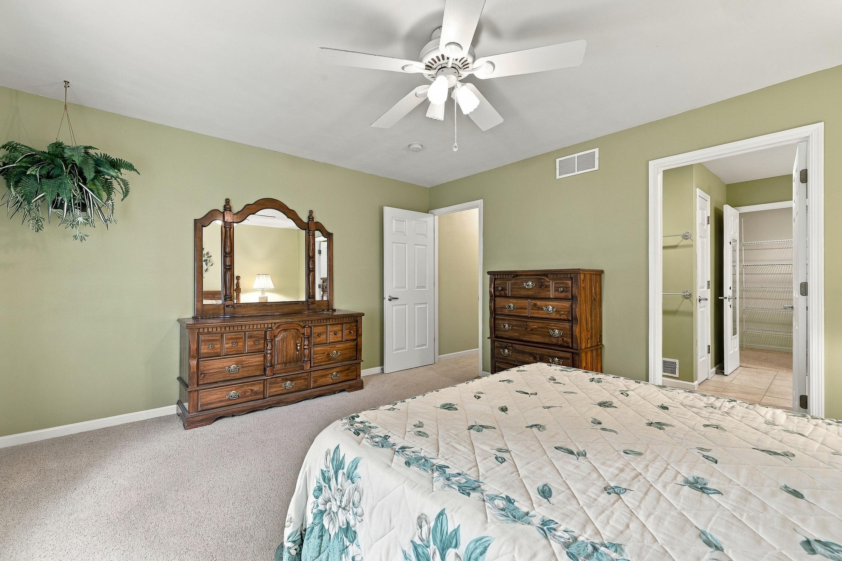 1142 HEARTHSTONE PLACE, Plover, Wisconsin 54467, 2 Bedrooms Bedrooms, ,2 BathroomsBathrooms,Residential,For Sale,1142 HEARTHSTONE PLACE,22604713