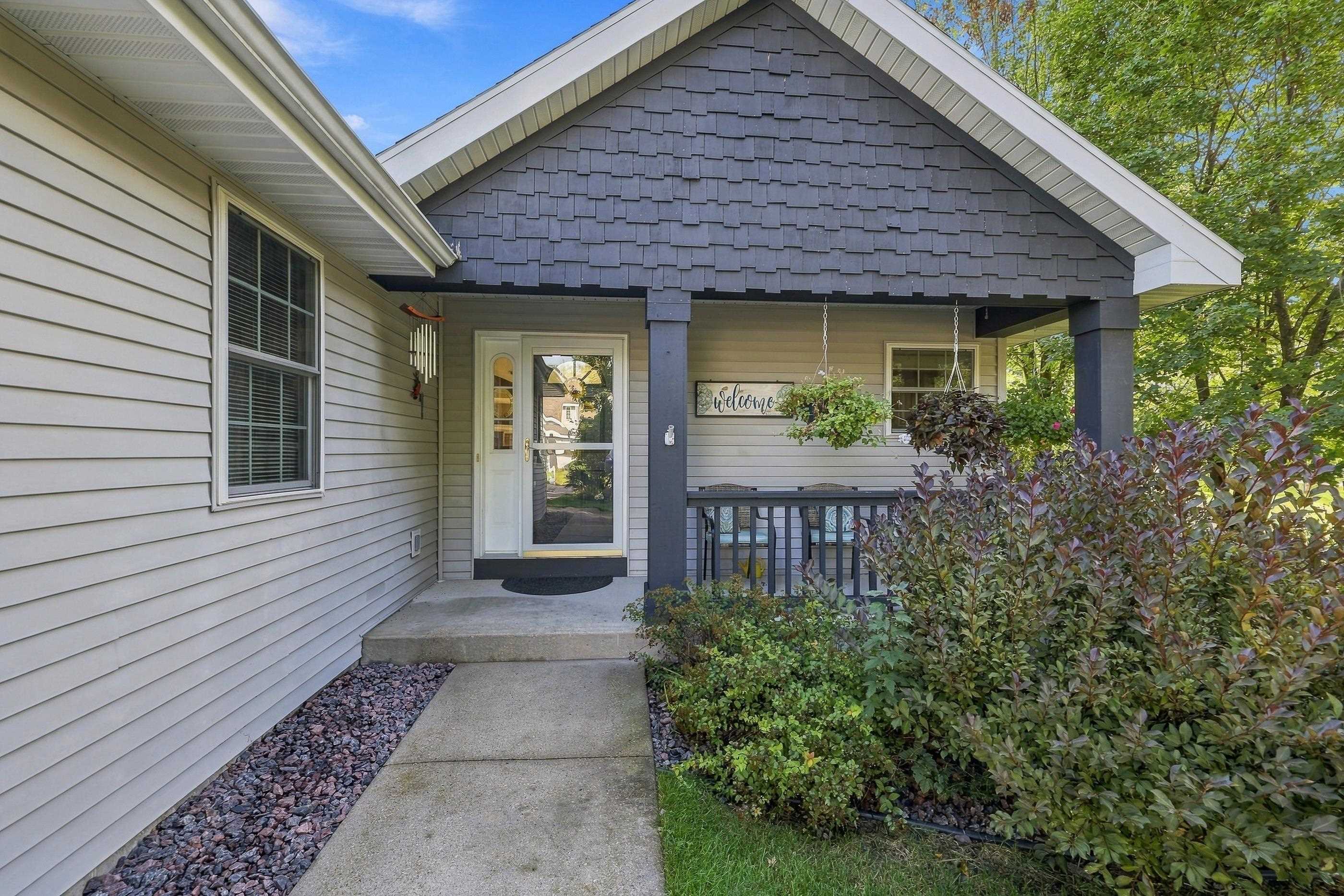 1142 HEARTHSTONE PLACE, Plover, Wisconsin 54467, 2 Bedrooms Bedrooms, ,2 BathroomsBathrooms,Residential,For Sale,1142 HEARTHSTONE PLACE,22604713