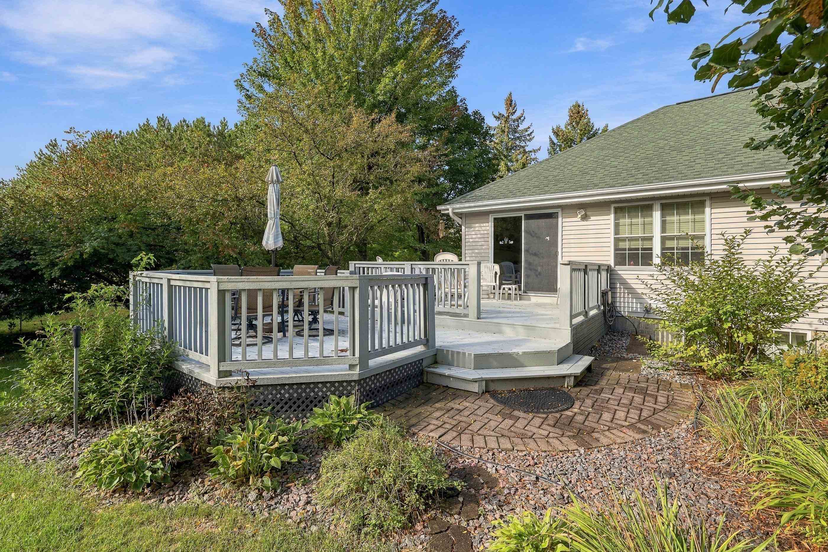 1142 HEARTHSTONE PLACE, Plover, Wisconsin 54467, 2 Bedrooms Bedrooms, ,2 BathroomsBathrooms,Residential,For Sale,1142 HEARTHSTONE PLACE,22604713