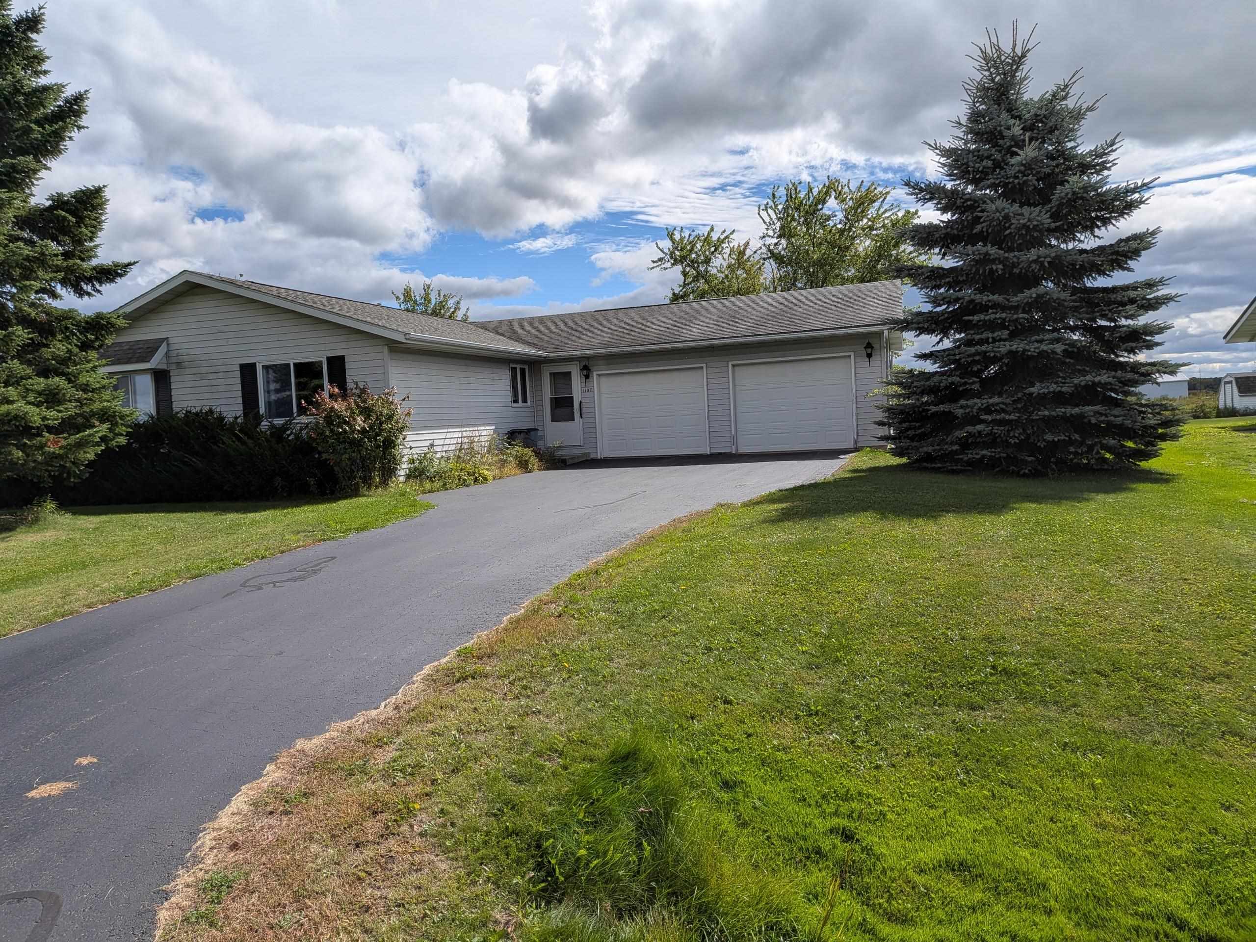 1107 E APPLE STREET, Spencer, Wisconsin 54479, 2 Bedrooms Bedrooms, ,2 BathroomsBathrooms,Residential,For Sale,1107 E APPLE STREET,22604719