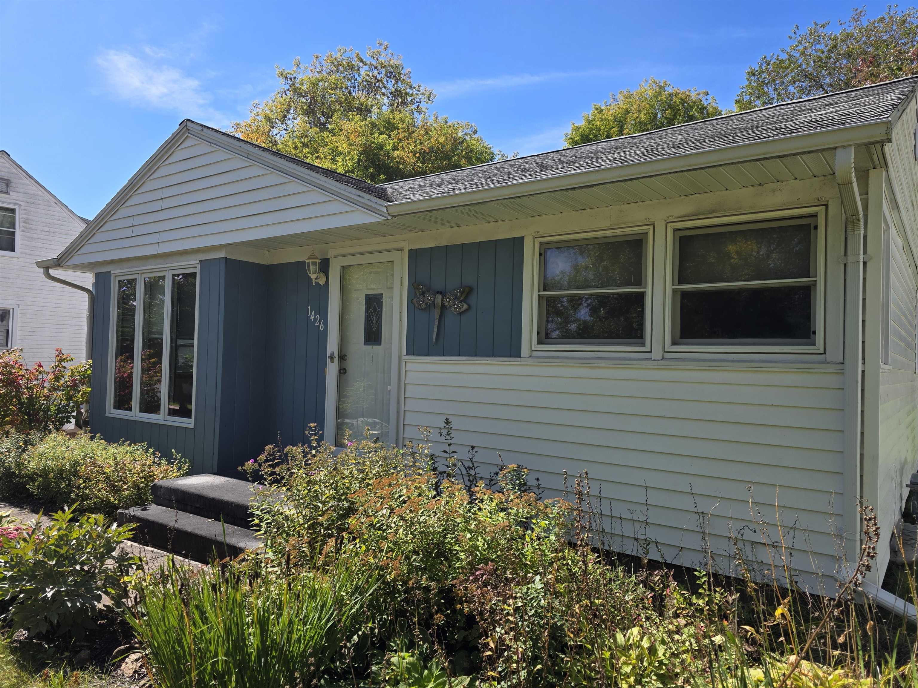 1426 N 1ST AVENUE, Wausau, Wisconsin 54401, 2 Bedrooms Bedrooms, ,1 BathroomBathrooms,Residential,For Sale,1426 N 1ST AVENUE,22604720