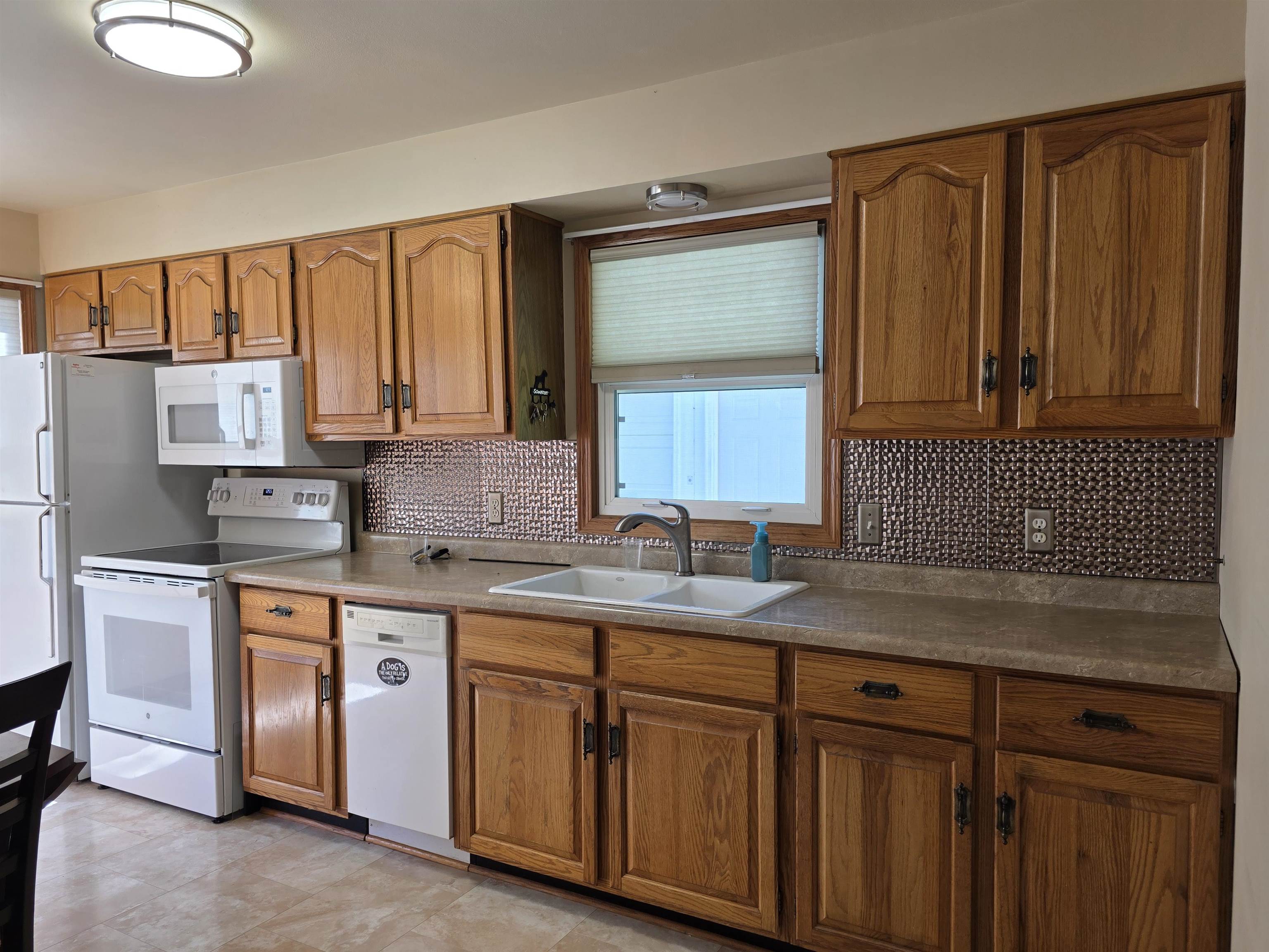 1426 N 1ST AVENUE, Wausau, Wisconsin 54401, 2 Bedrooms Bedrooms, ,1 BathroomBathrooms,Residential,For Sale,1426 N 1ST AVENUE,22604720