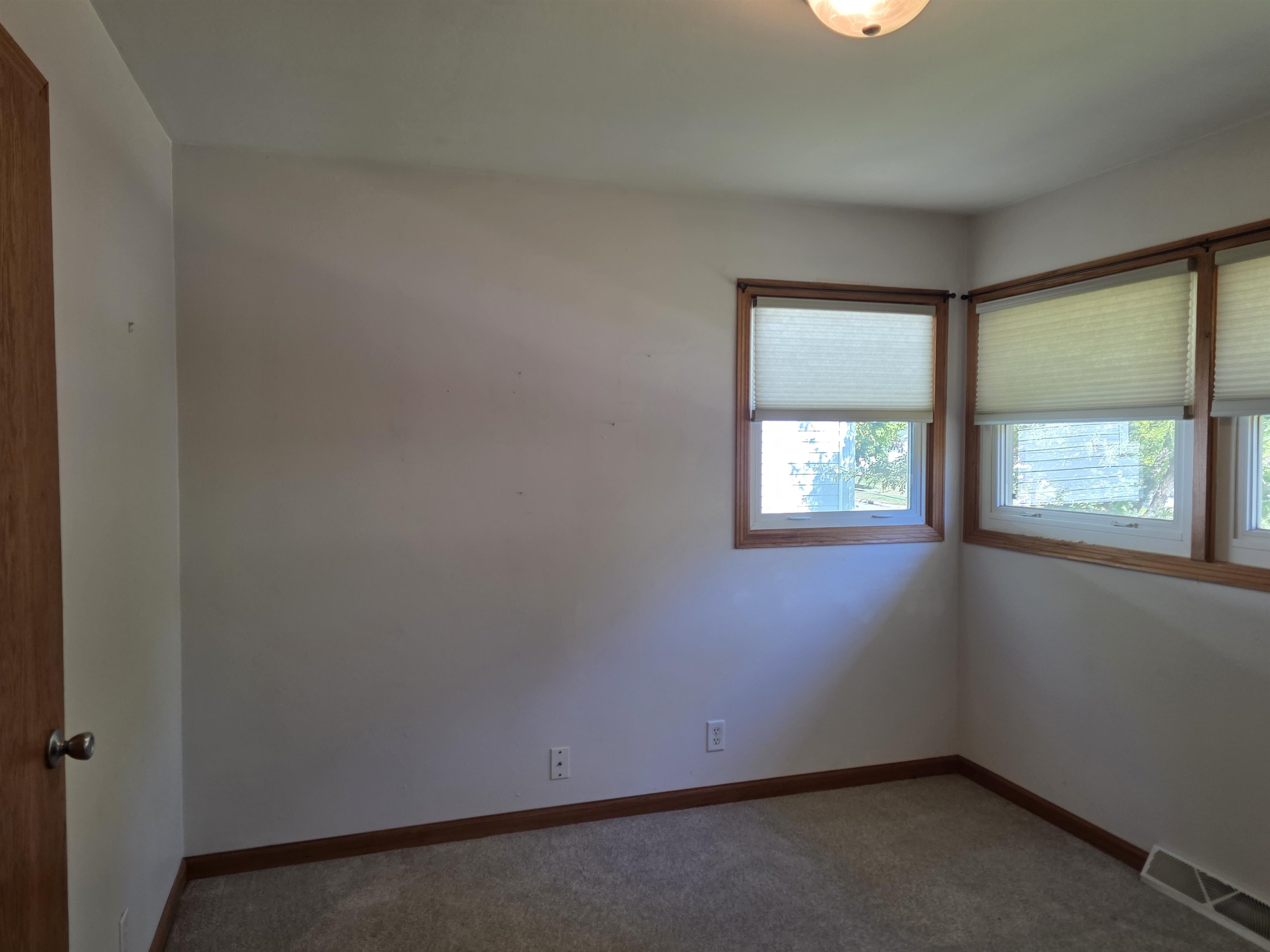 1426 N 1ST AVENUE, Wausau, Wisconsin 54401, 2 Bedrooms Bedrooms, ,1 BathroomBathrooms,Residential,For Sale,1426 N 1ST AVENUE,22604720