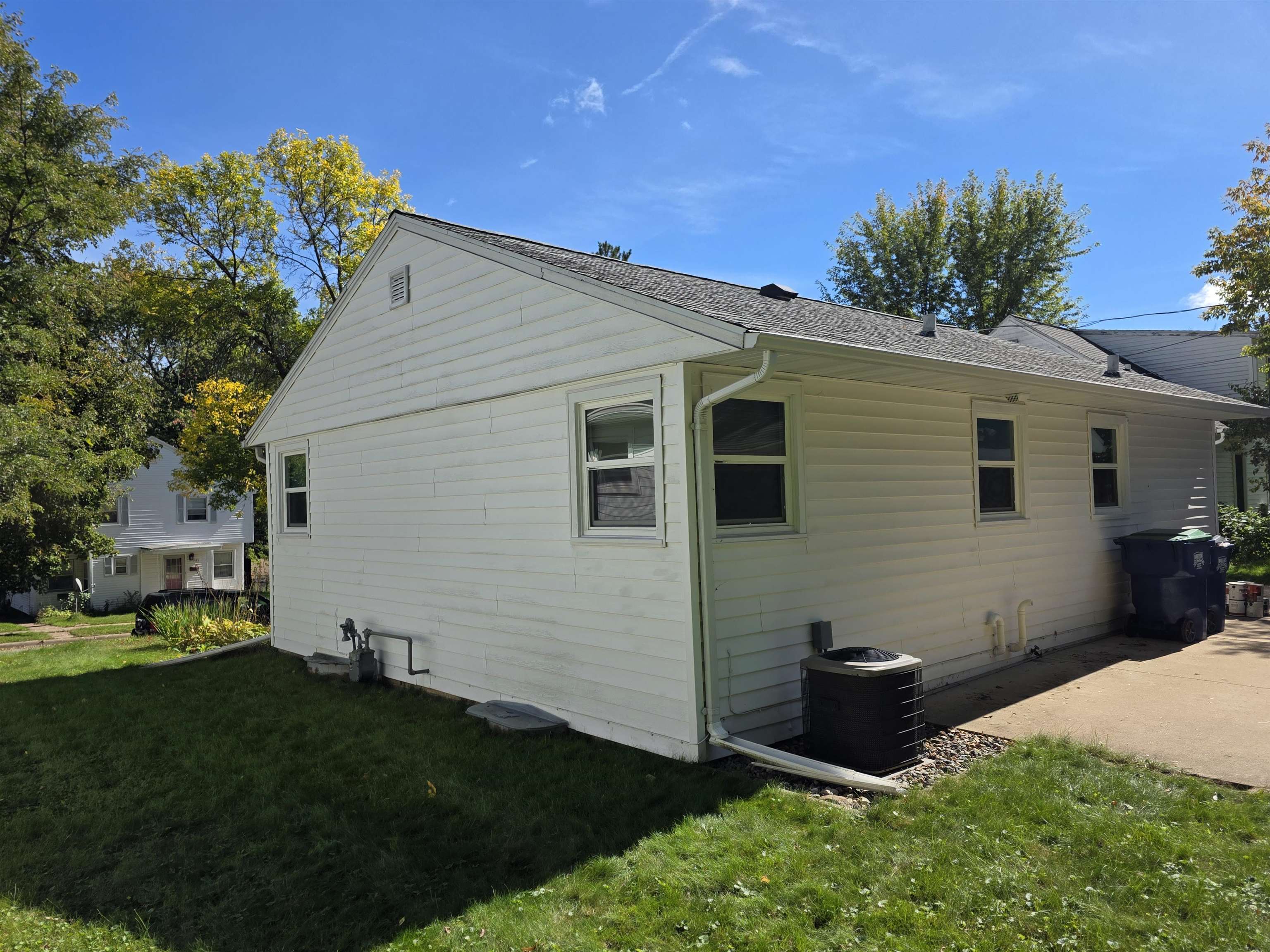 1426 N 1ST AVENUE, Wausau, Wisconsin 54401, 2 Bedrooms Bedrooms, ,1 BathroomBathrooms,Residential,For Sale,1426 N 1ST AVENUE,22604720