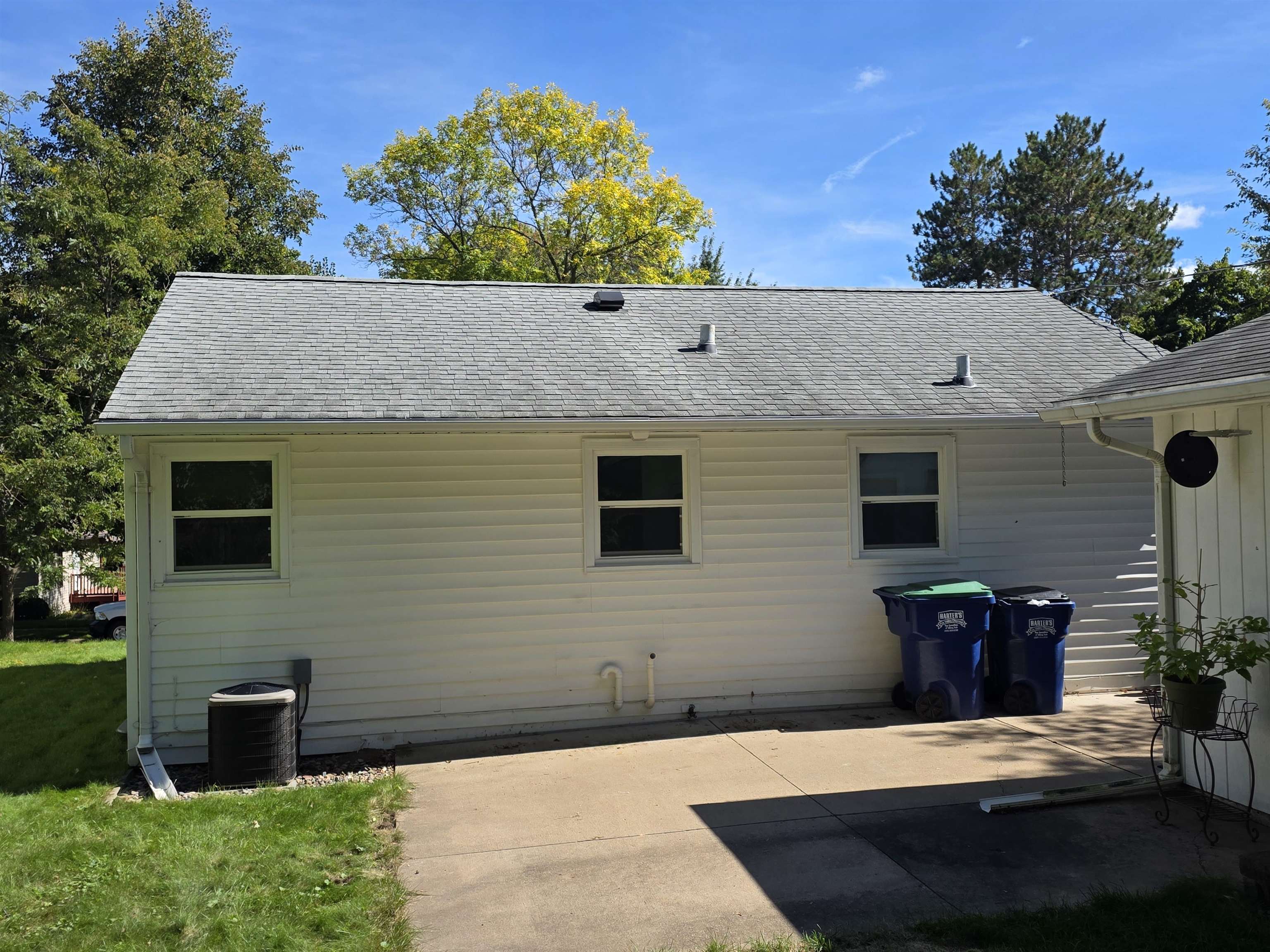 1426 N 1ST AVENUE, Wausau, Wisconsin 54401, 2 Bedrooms Bedrooms, ,1 BathroomBathrooms,Residential,For Sale,1426 N 1ST AVENUE,22604720