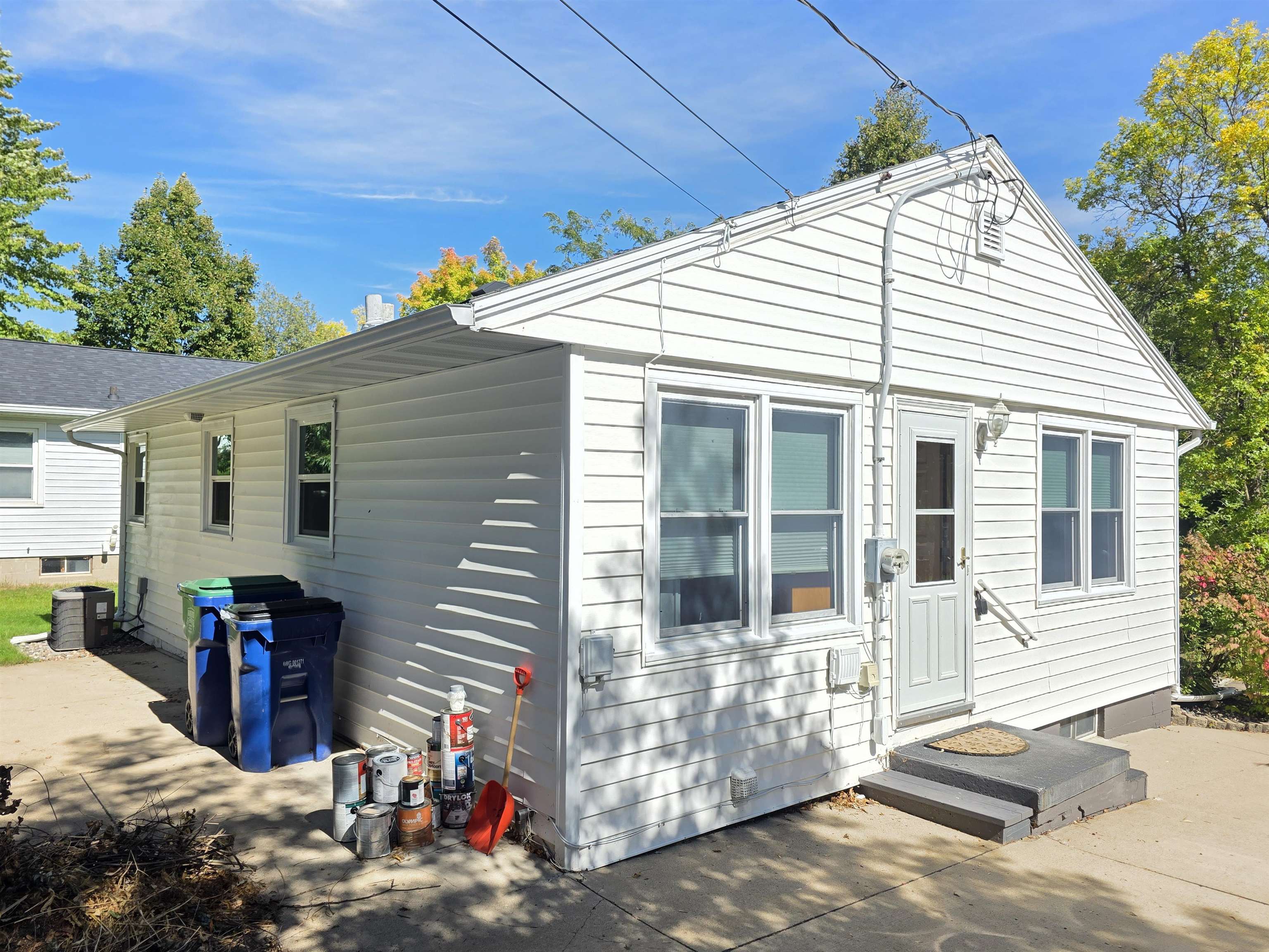 1426 N 1ST AVENUE, Wausau, Wisconsin 54401, 2 Bedrooms Bedrooms, ,1 BathroomBathrooms,Residential,For Sale,1426 N 1ST AVENUE,22604720