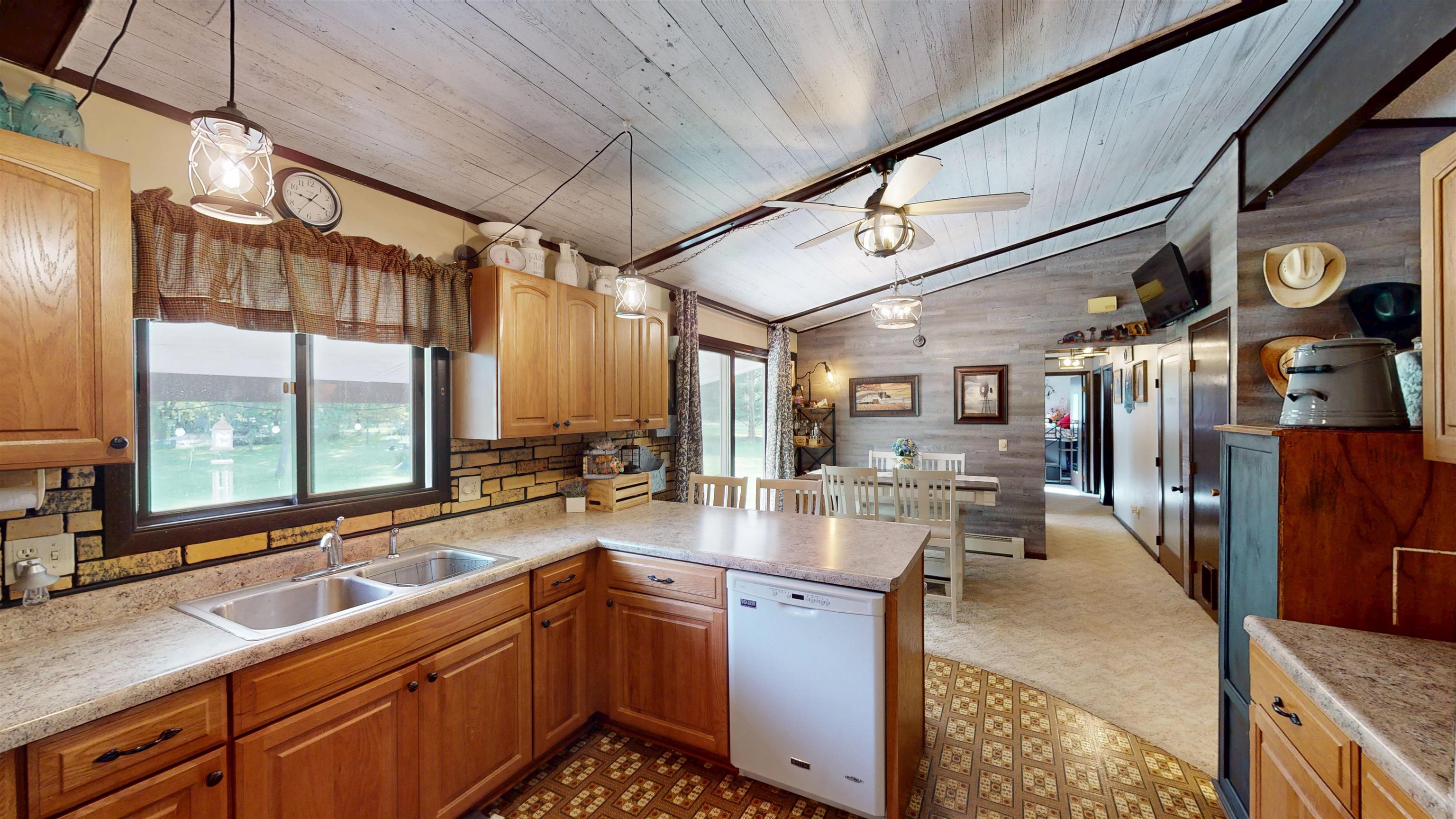 201383 GALVIN AVENUE, Marshfield, Wisconsin 54449, 3 Bedrooms Bedrooms, ,1 BathroomBathrooms,Residential,For Sale,201383 GALVIN AVENUE,22604724