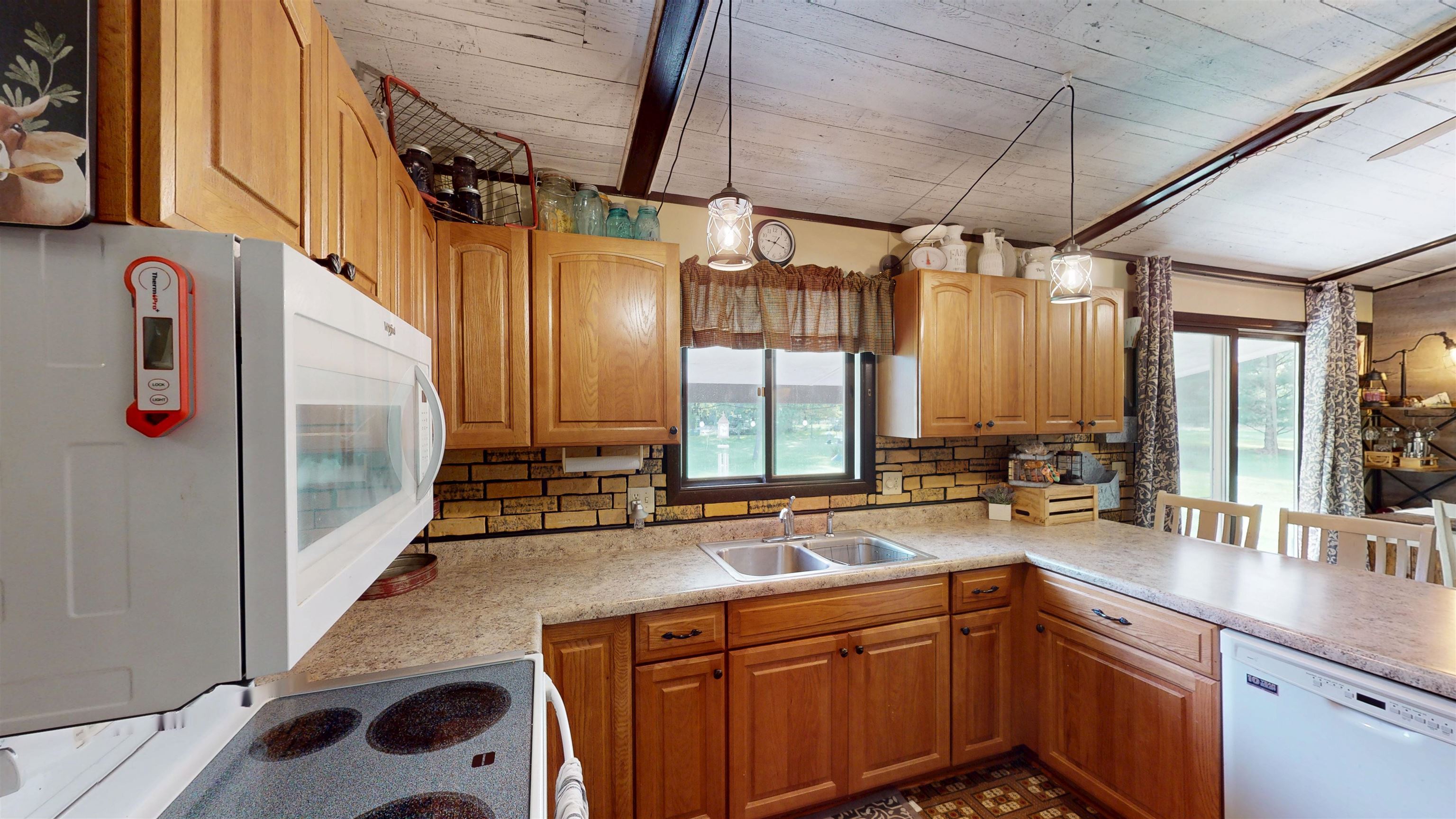 201383 GALVIN AVENUE, Marshfield, Wisconsin 54449, 3 Bedrooms Bedrooms, ,1 BathroomBathrooms,Residential,For Sale,201383 GALVIN AVENUE,22604724