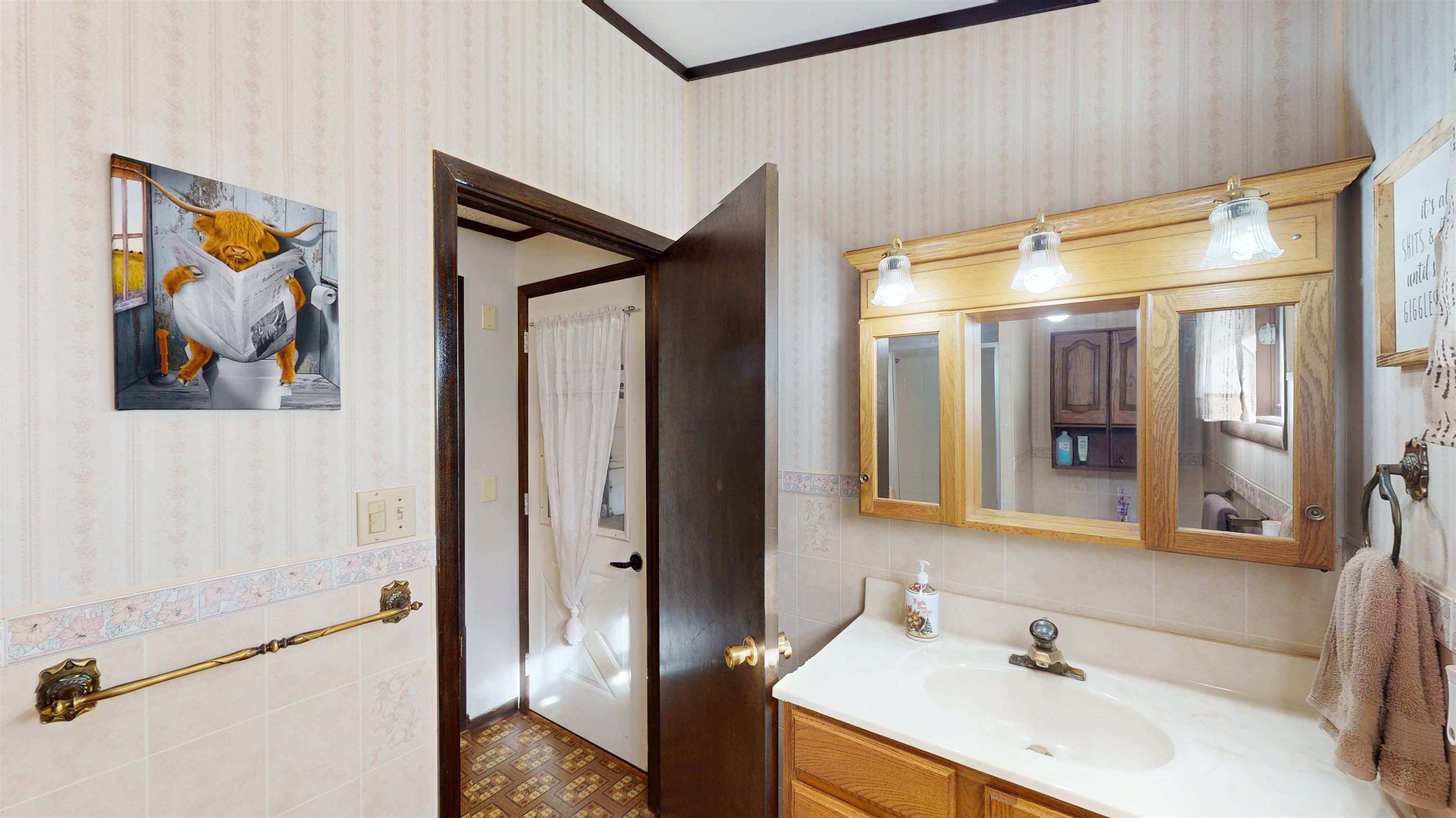 201383 GALVIN AVENUE, Marshfield, Wisconsin 54449, 3 Bedrooms Bedrooms, ,1 BathroomBathrooms,Residential,For Sale,201383 GALVIN AVENUE,22604724