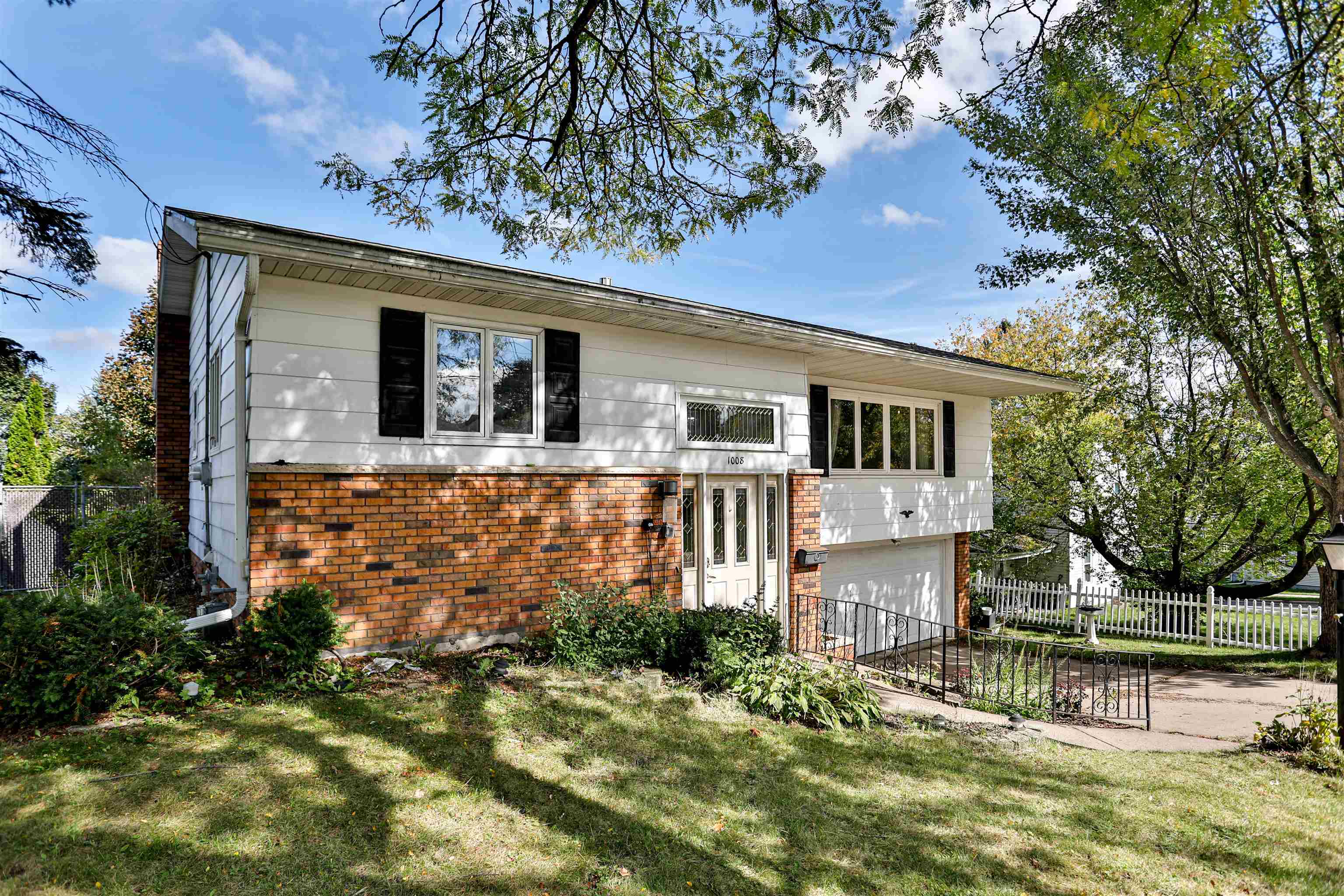 1008 ELM STREET, Wausau, Wisconsin 54401, 3 Bedrooms Bedrooms, ,1 BathroomBathrooms,Residential,For Sale,1008 ELM STREET,22604726