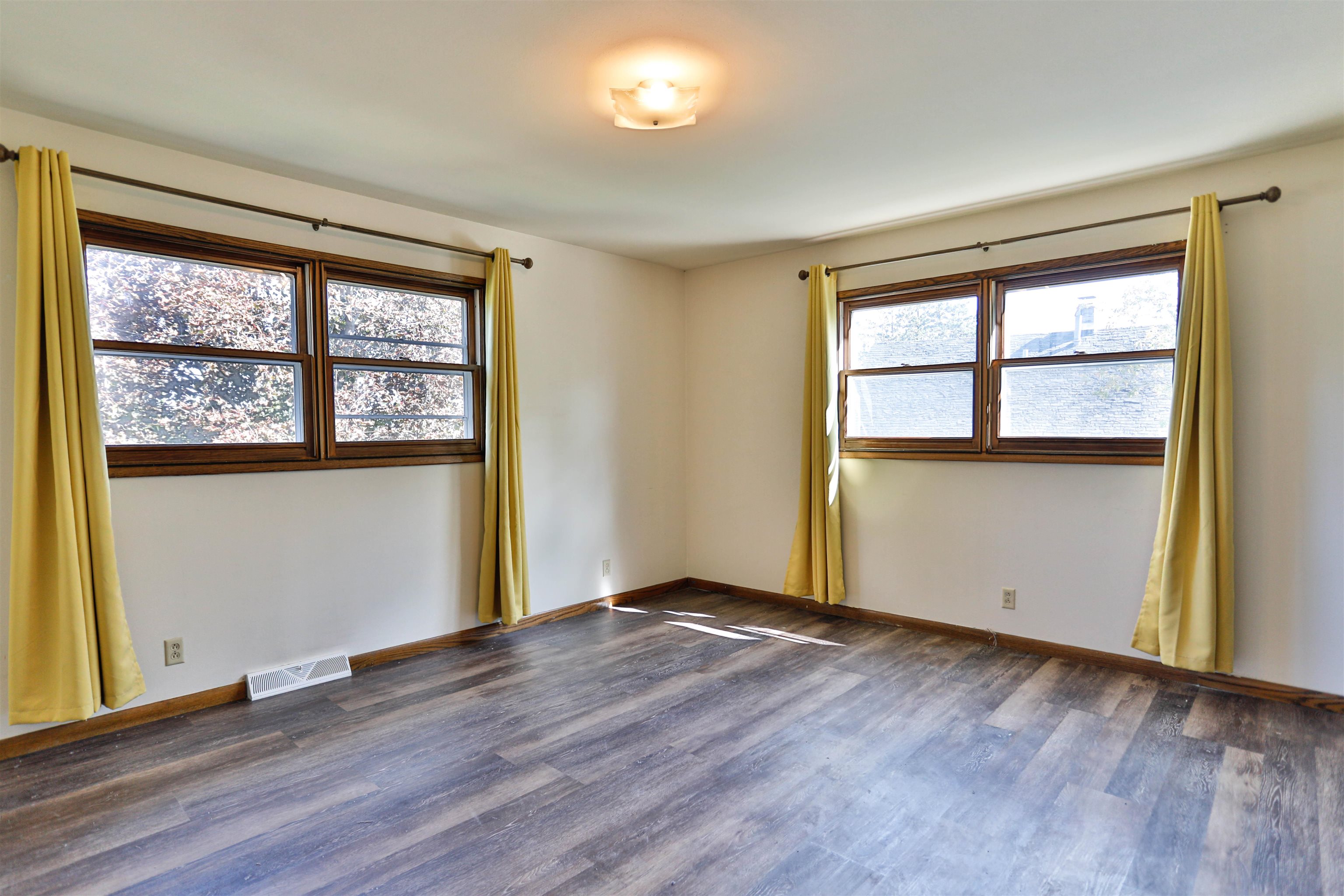 1008 ELM STREET, Wausau, Wisconsin 54401, 3 Bedrooms Bedrooms, ,1 BathroomBathrooms,Residential,For Sale,1008 ELM STREET,22604726
