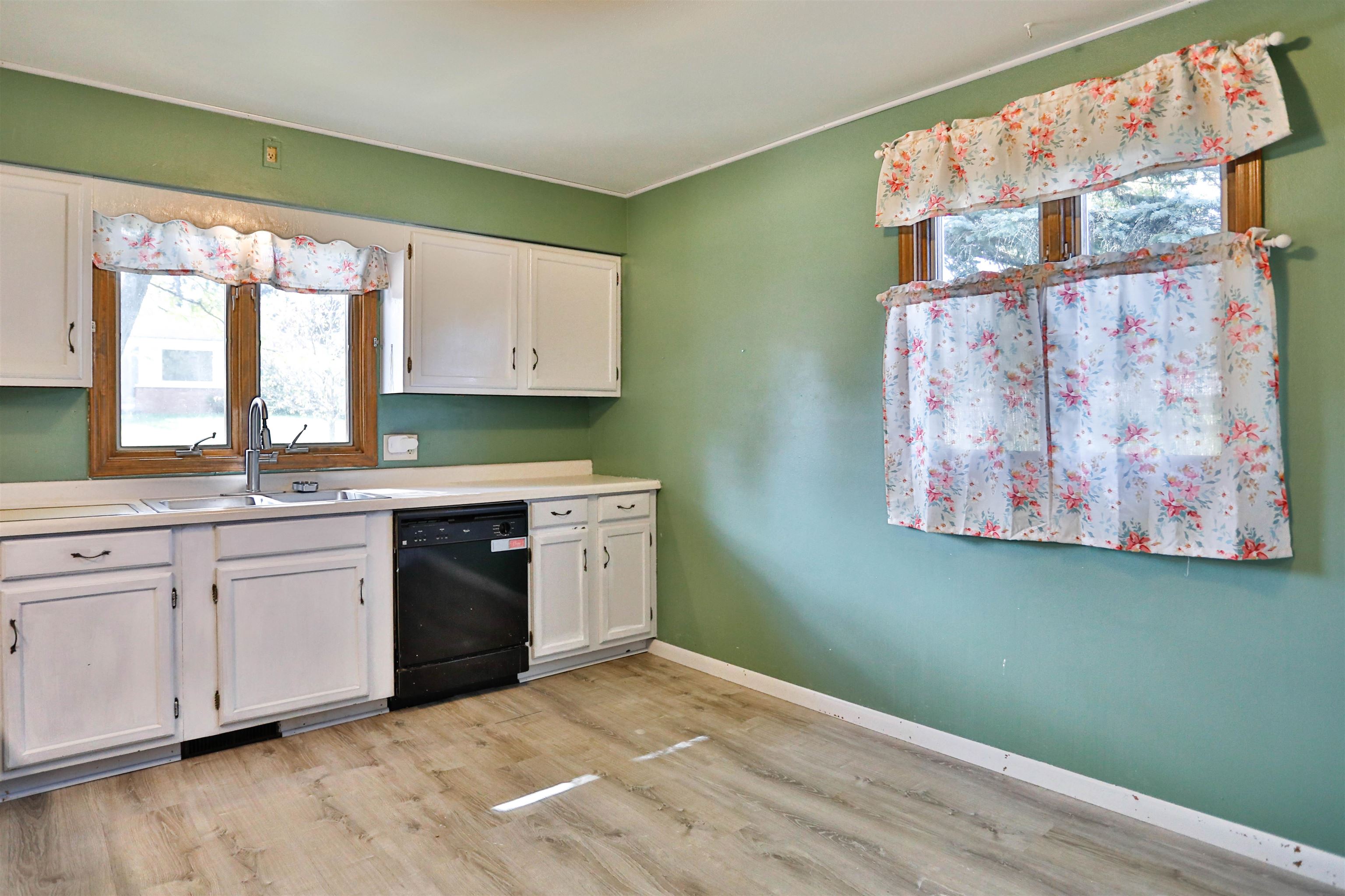 1008 ELM STREET, Wausau, Wisconsin 54401, 3 Bedrooms Bedrooms, ,1 BathroomBathrooms,Residential,For Sale,1008 ELM STREET,22604726