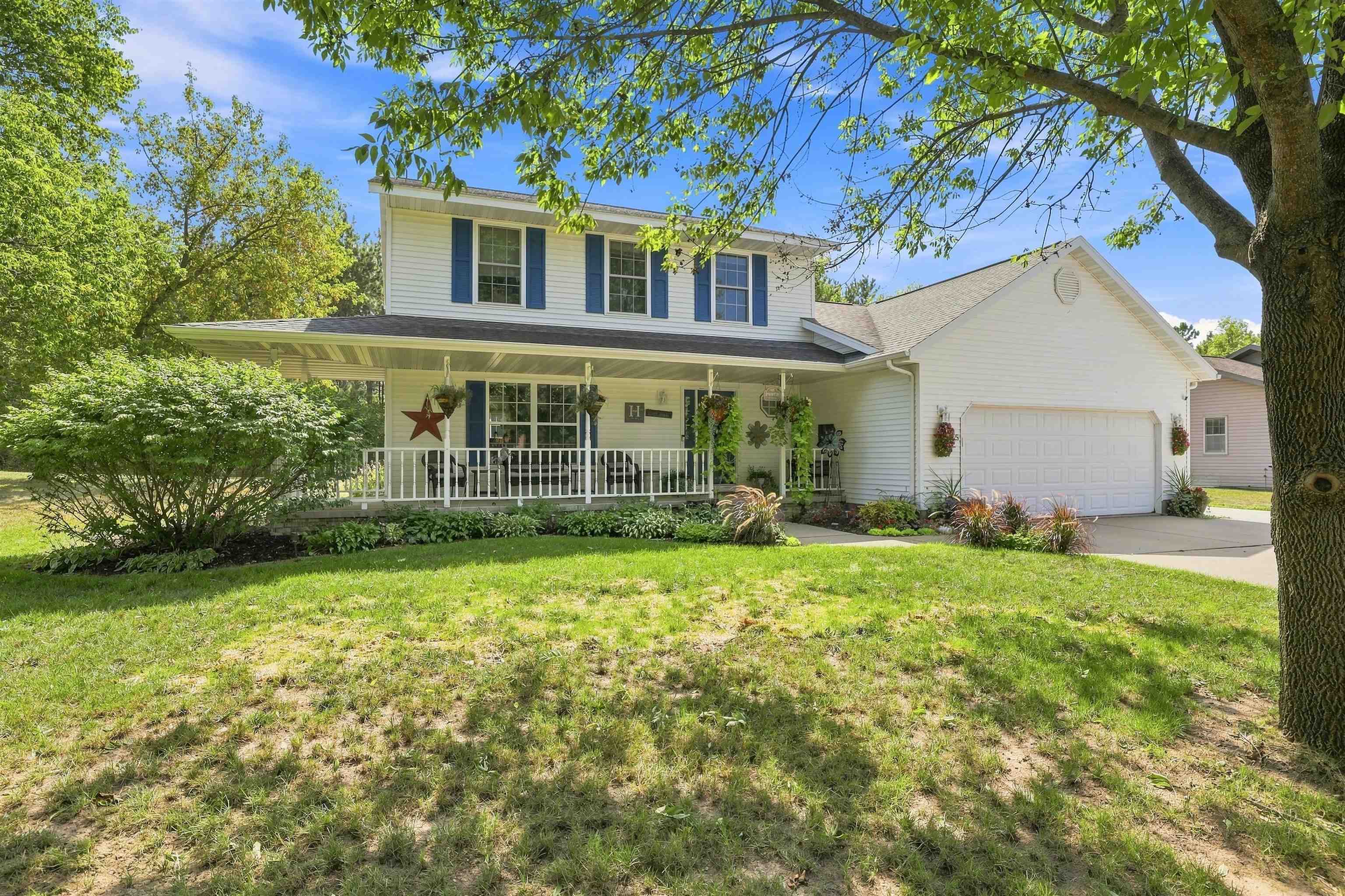 325 KING OLAVS LANE, Iola, Wisconsin 54945, 4 Bedrooms Bedrooms, ,2 BathroomsBathrooms,Residential,For Sale,325 KING OLAVS LANE,22604727