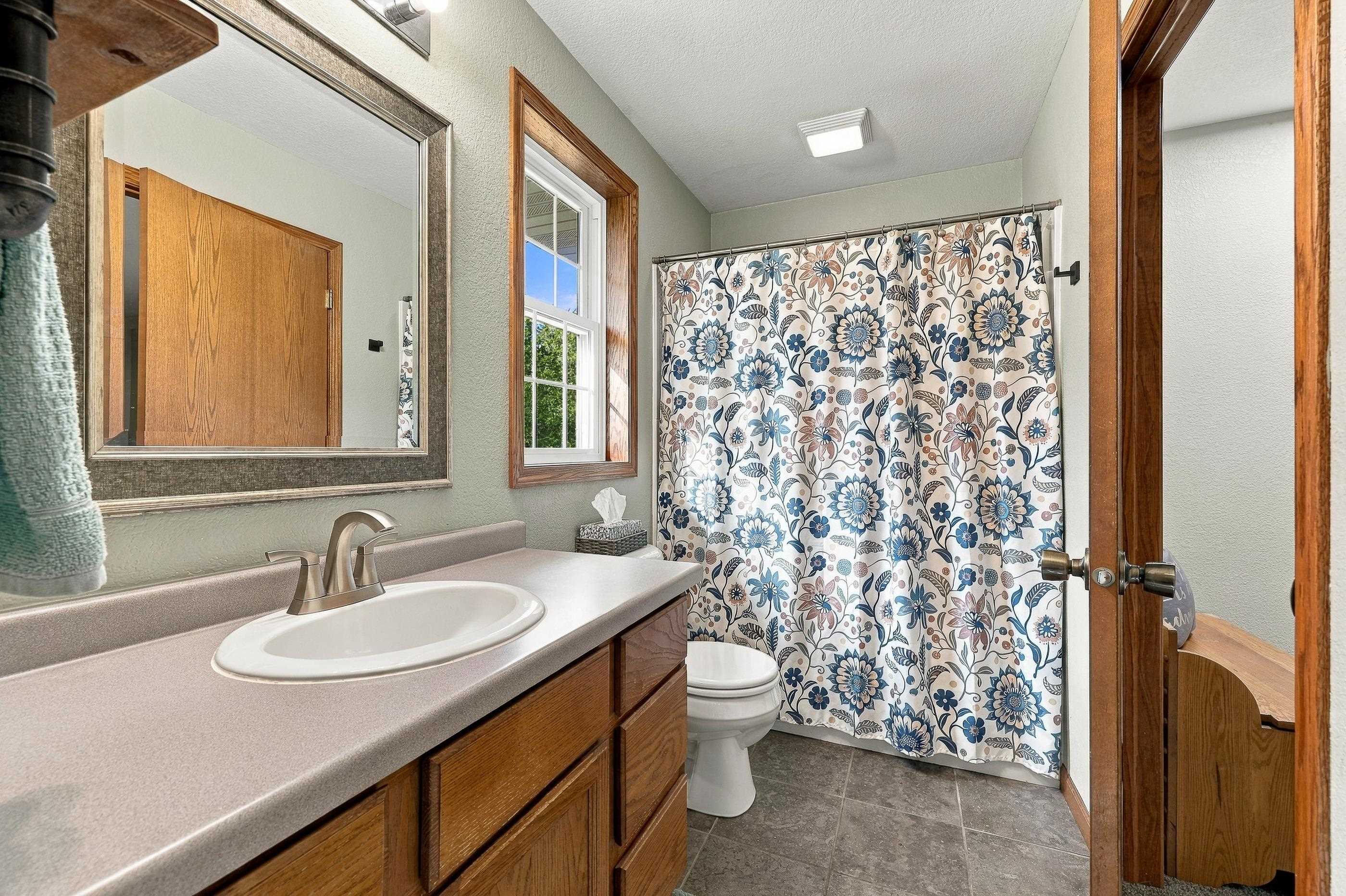 325 KING OLAVS LANE, Iola, Wisconsin 54945, 4 Bedrooms Bedrooms, ,2 BathroomsBathrooms,Residential,For Sale,325 KING OLAVS LANE,22604727