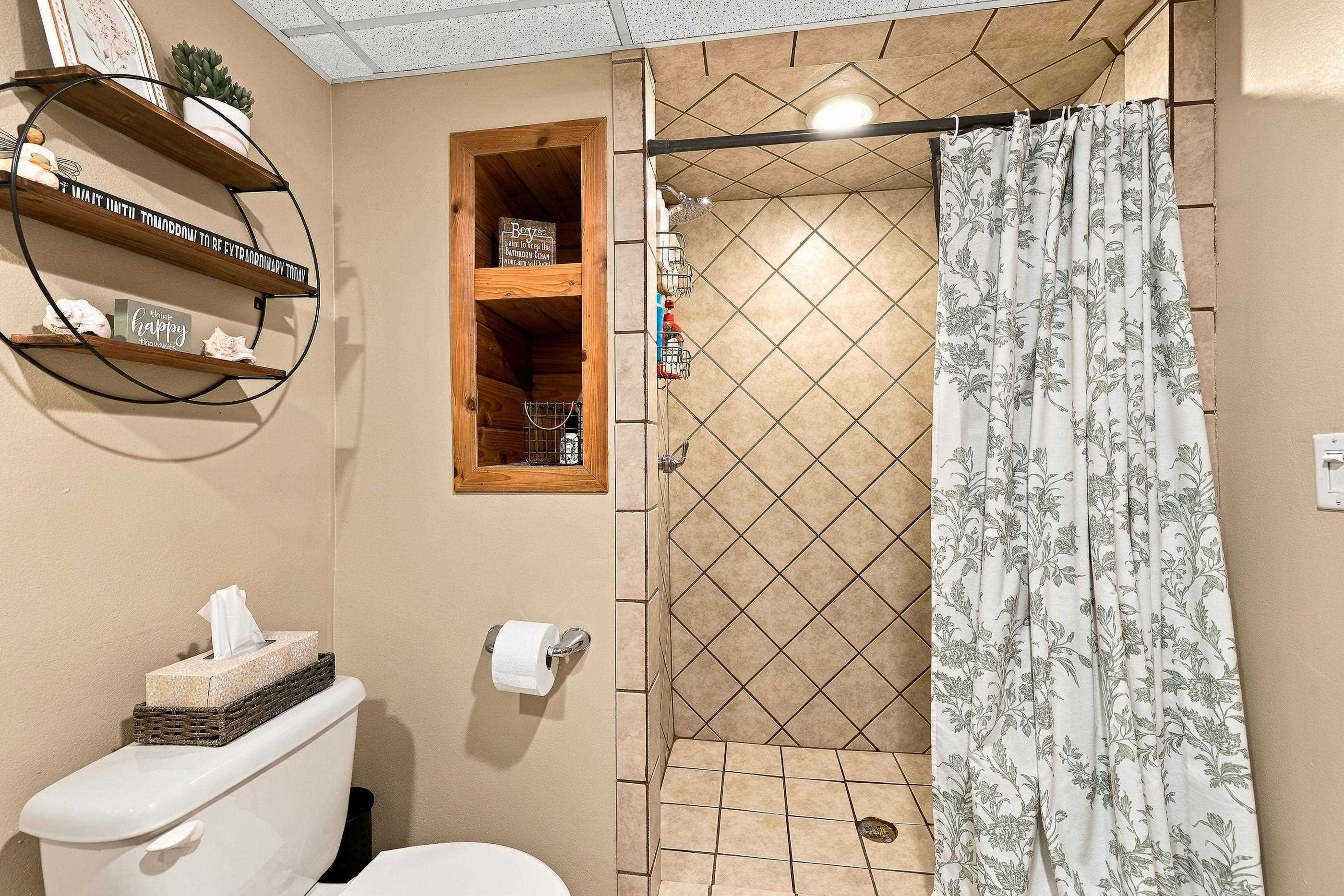 325 KING OLAVS LANE, Iola, Wisconsin 54945, 4 Bedrooms Bedrooms, ,2 BathroomsBathrooms,Residential,For Sale,325 KING OLAVS LANE,22604727