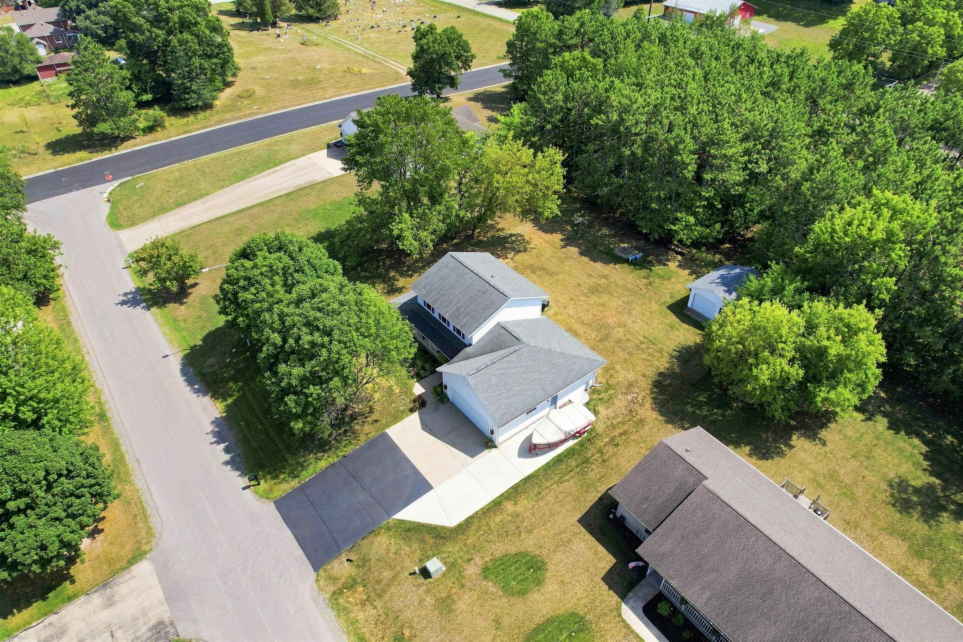 325 KING OLAVS LANE, Iola, Wisconsin 54945, 4 Bedrooms Bedrooms, ,2 BathroomsBathrooms,Residential,For Sale,325 KING OLAVS LANE,22604727
