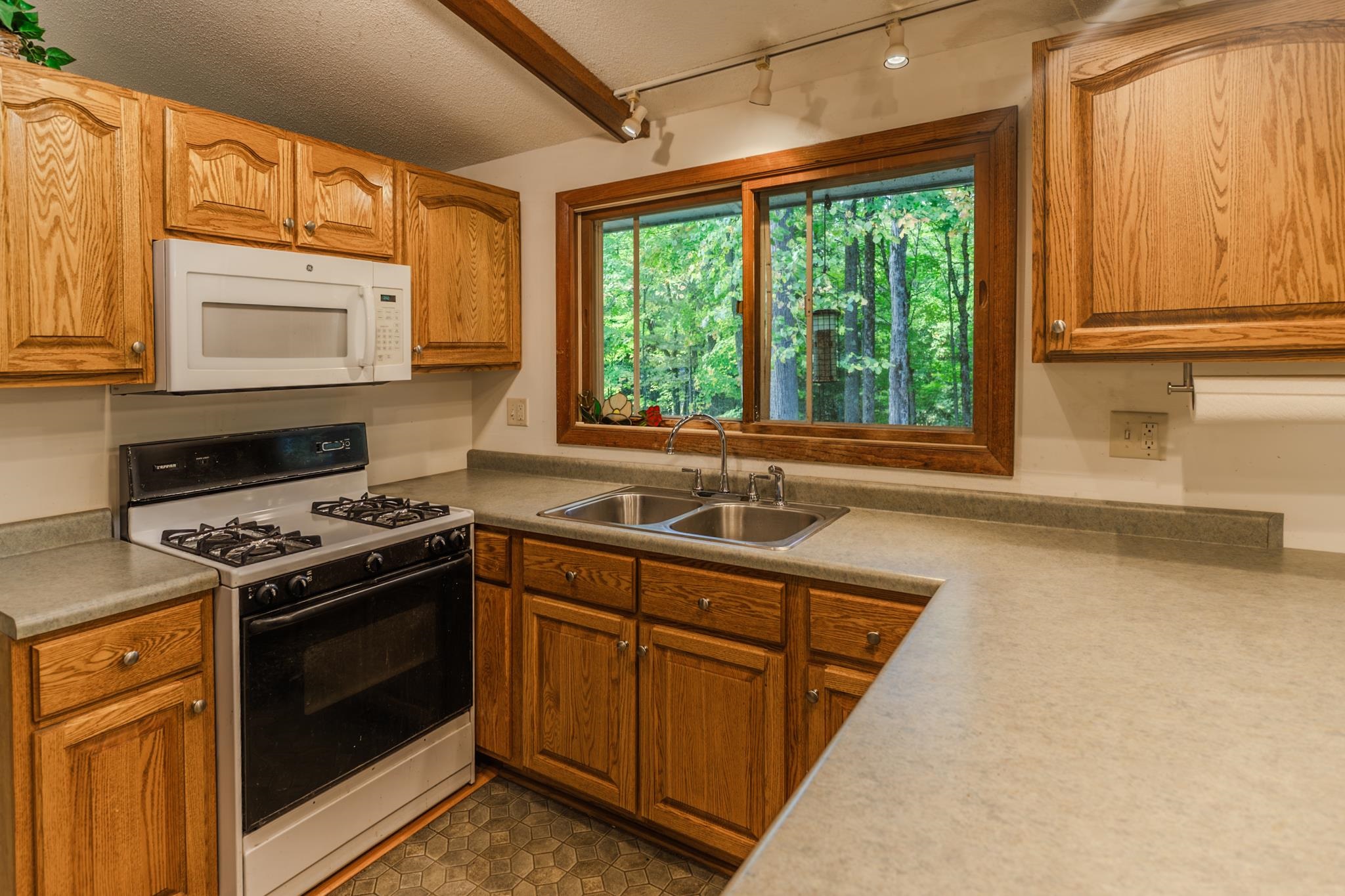 3179 BLUEGILL ROAD, Rhinelander, Wisconsin 54501, 4 Bedrooms Bedrooms, ,3 BathroomsBathrooms,Residential,For Sale,3179 BLUEGILL ROAD,22604728