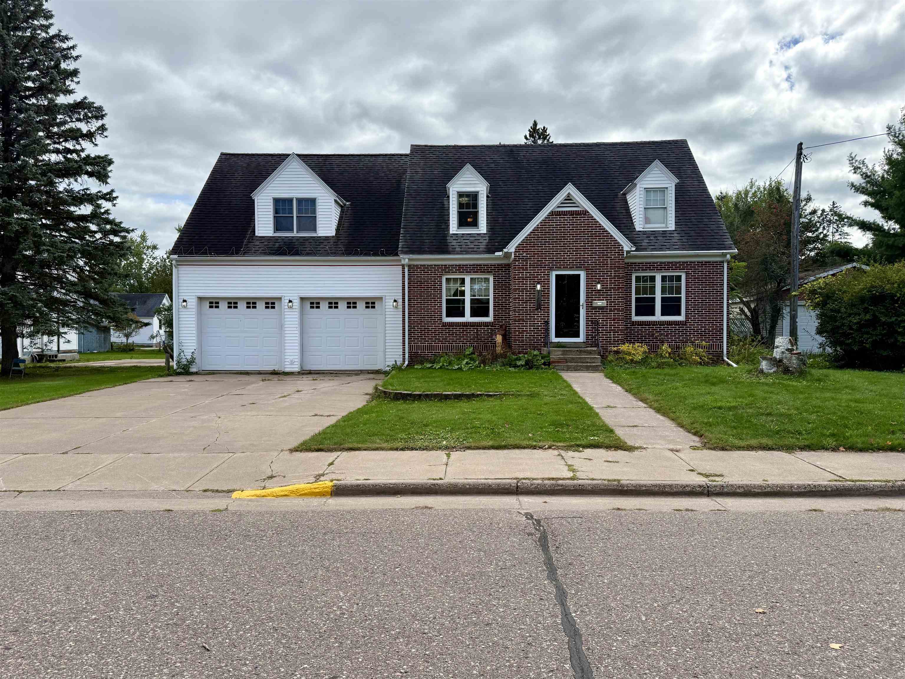 141 FOREST AVENUE, Phillips, Wisconsin 54555, 5 Bedrooms Bedrooms, ,2 BathroomsBathrooms,Residential,For Sale,141 FOREST AVENUE,22604732
