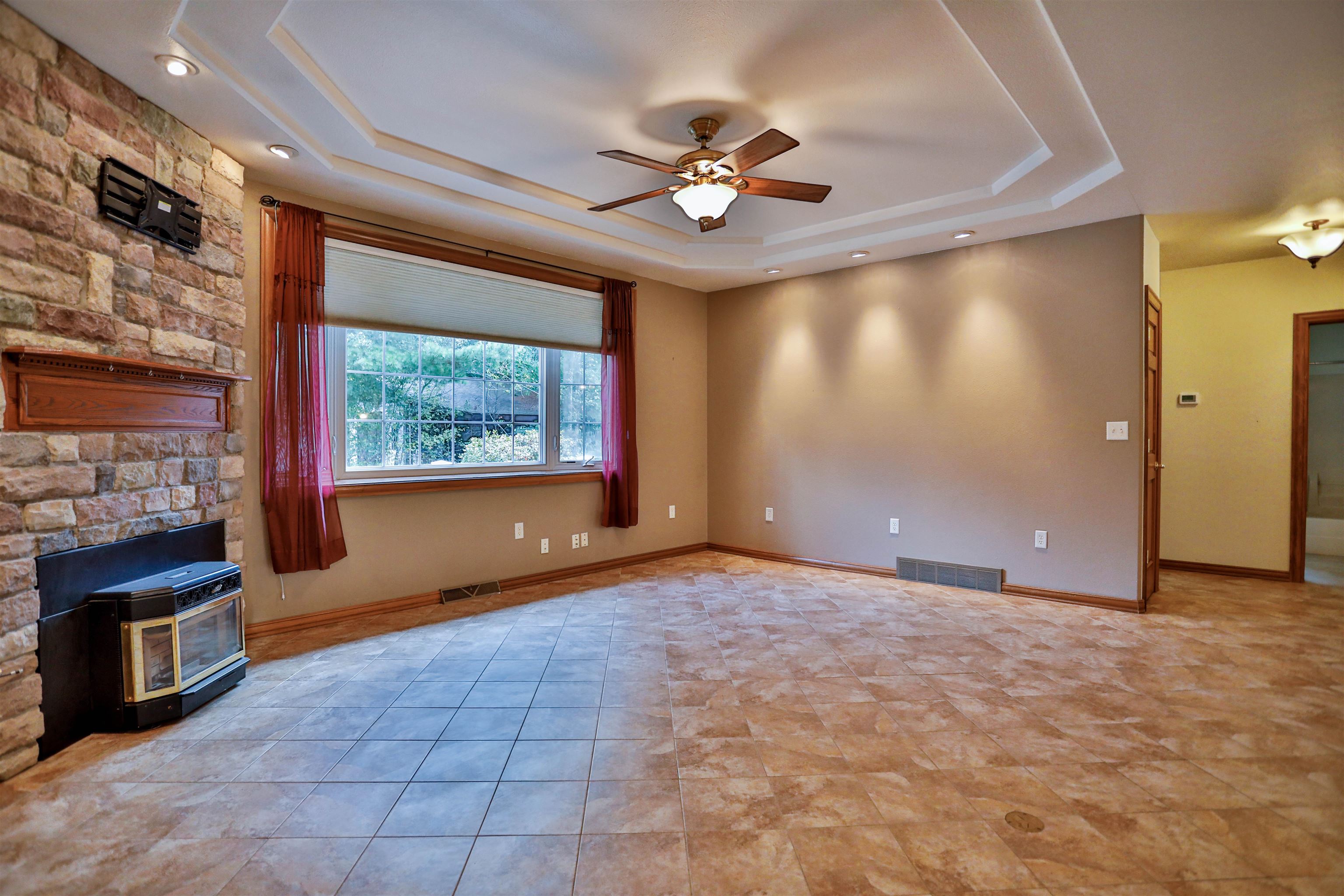 201740 DORIE LANE, Mosinee, Wisconsin 54455, 3 Bedrooms Bedrooms, ,2 BathroomsBathrooms,Residential,For Sale,201740 DORIE LANE,22604734