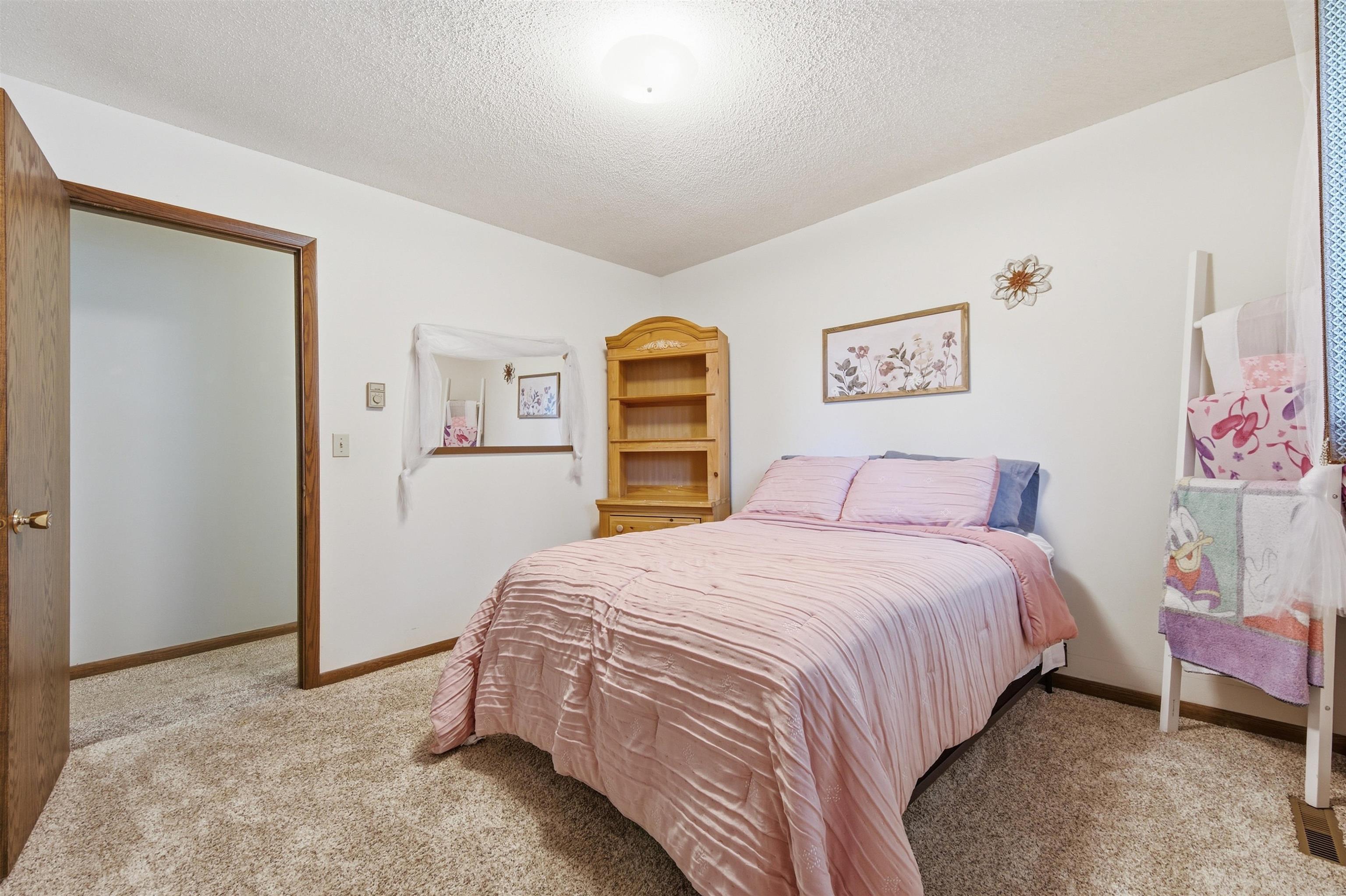 2001 E BLODGETT STREET, Marshfield, Wisconsin 54449, 3 Bedrooms Bedrooms, ,2 BathroomsBathrooms,Residential,For Sale,2001 E BLODGETT STREET,22604744