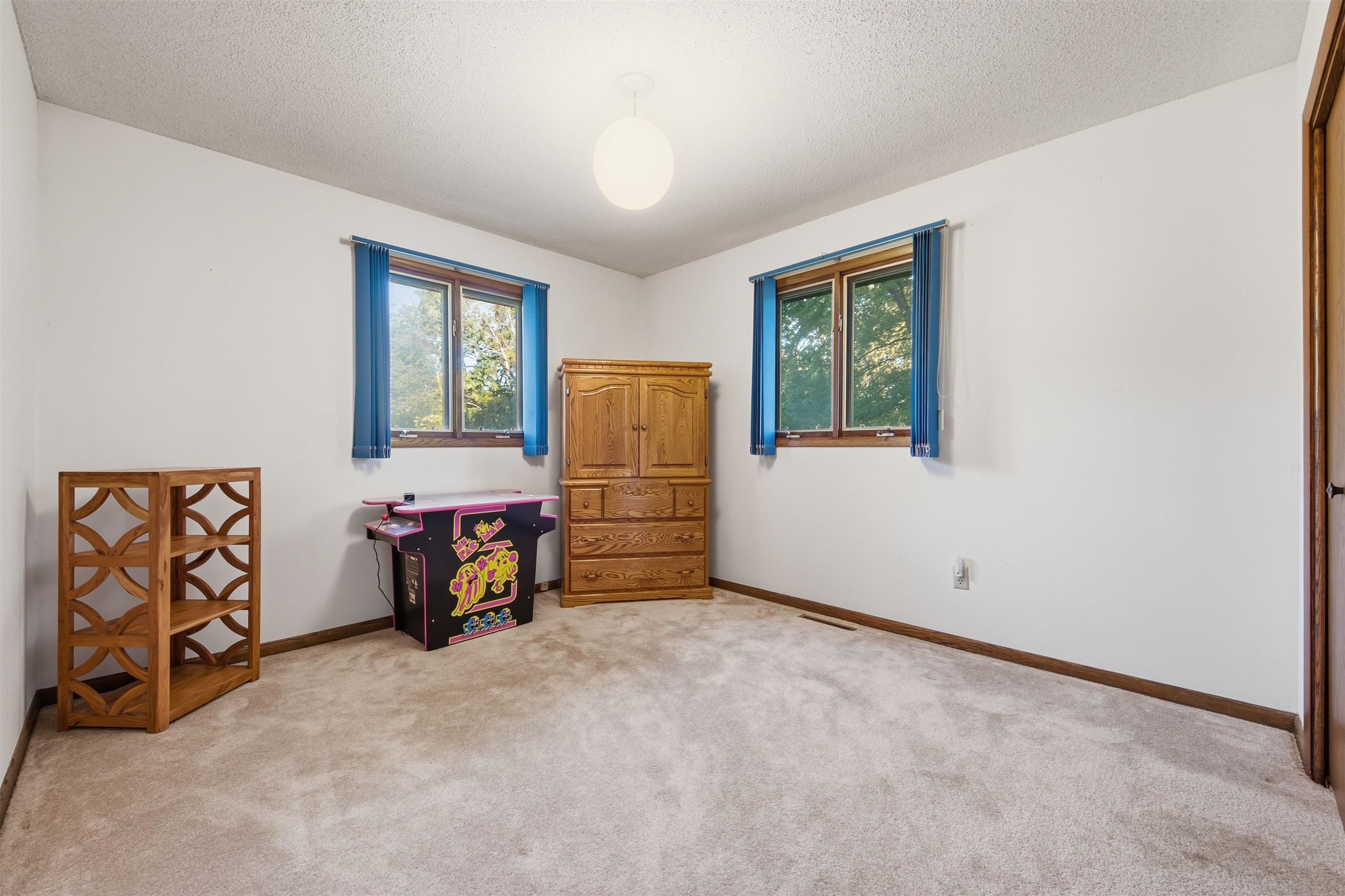 2001 E BLODGETT STREET, Marshfield, Wisconsin 54449, 3 Bedrooms Bedrooms, ,2 BathroomsBathrooms,Residential,For Sale,2001 E BLODGETT STREET,22604744