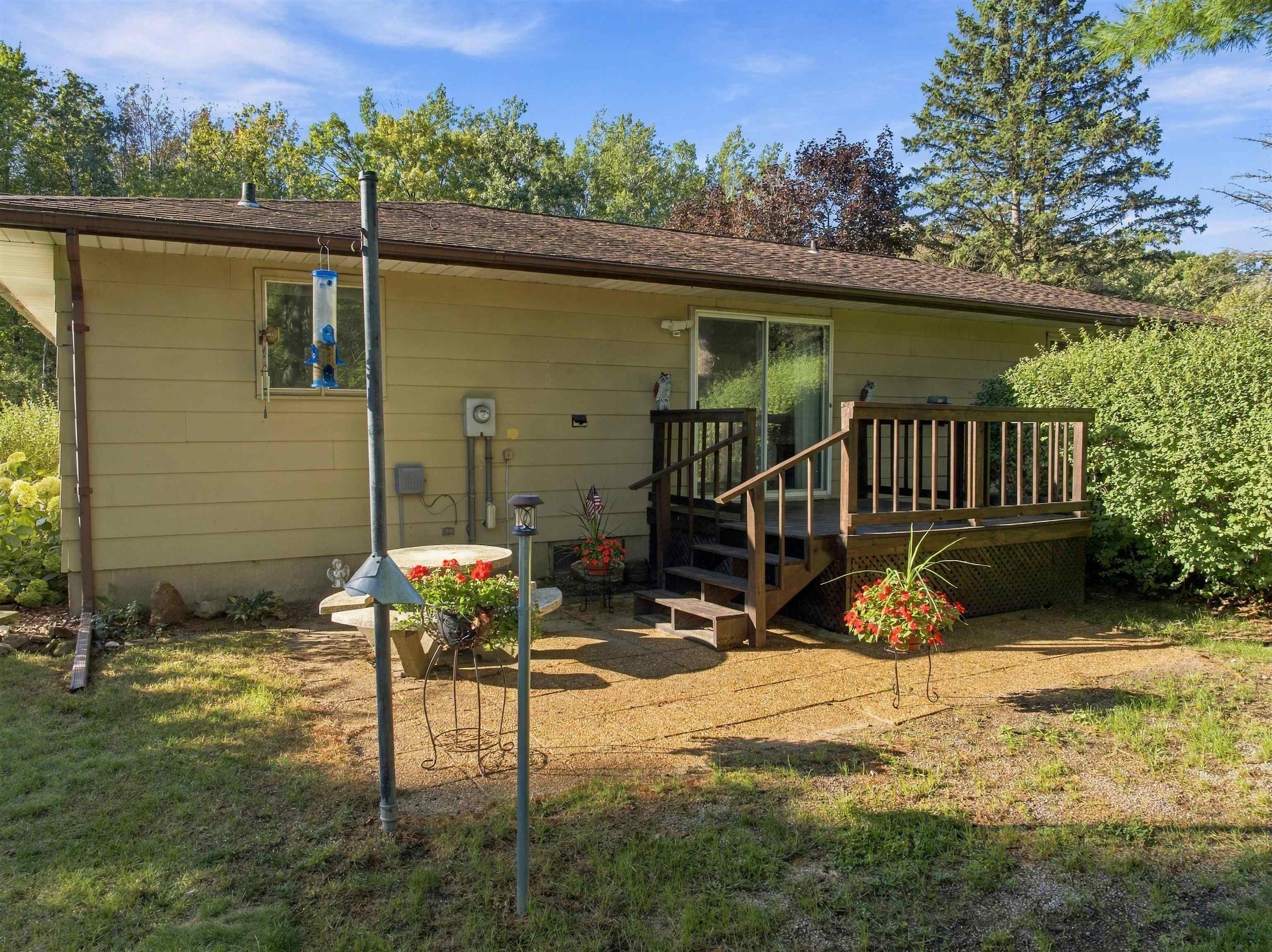 2001 E BLODGETT STREET, Marshfield, Wisconsin 54449, 3 Bedrooms Bedrooms, ,2 BathroomsBathrooms,Residential,For Sale,2001 E BLODGETT STREET,22604744