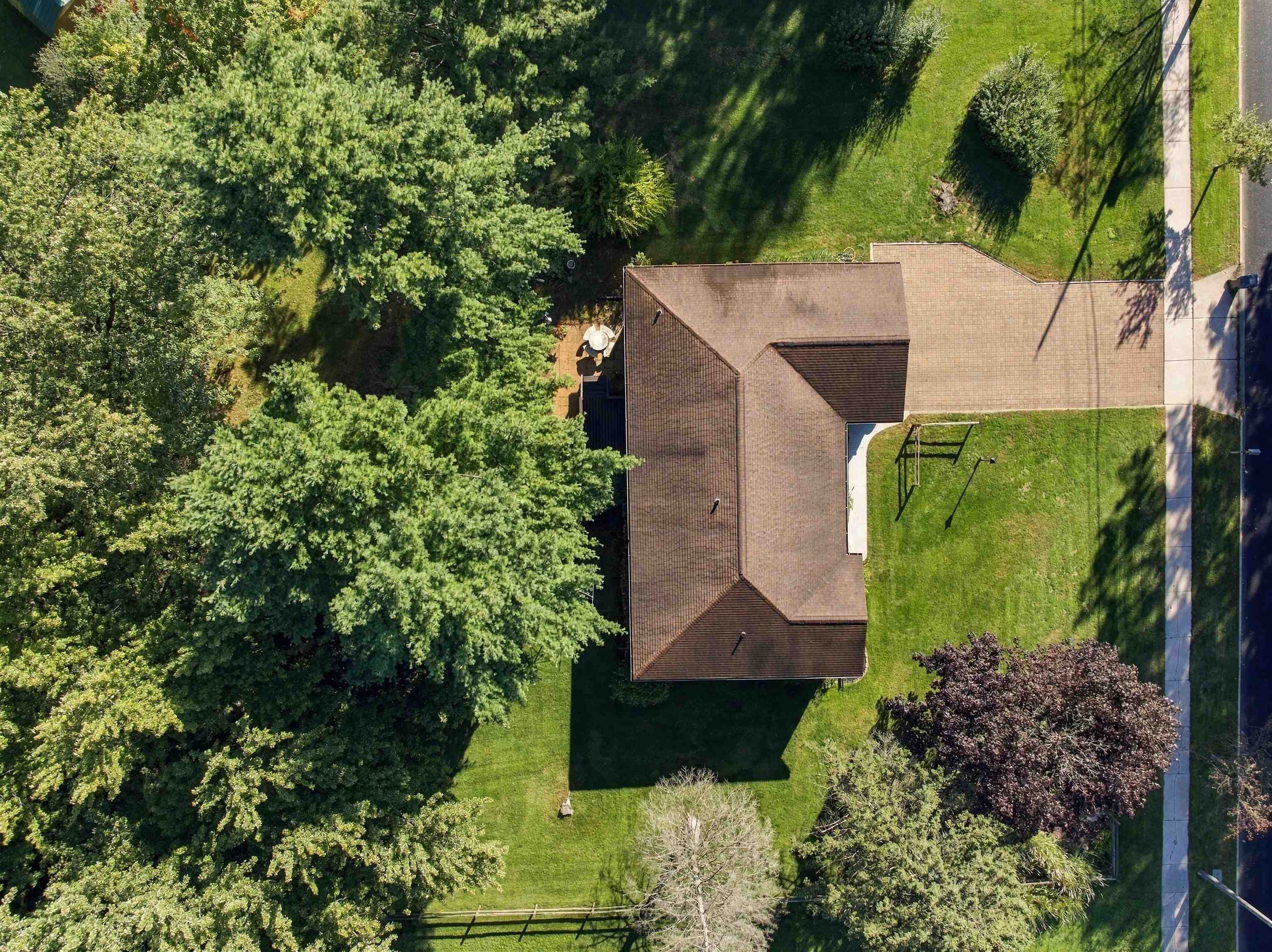 2001 E BLODGETT STREET, Marshfield, Wisconsin 54449, 3 Bedrooms Bedrooms, ,2 BathroomsBathrooms,Residential,For Sale,2001 E BLODGETT STREET,22604744