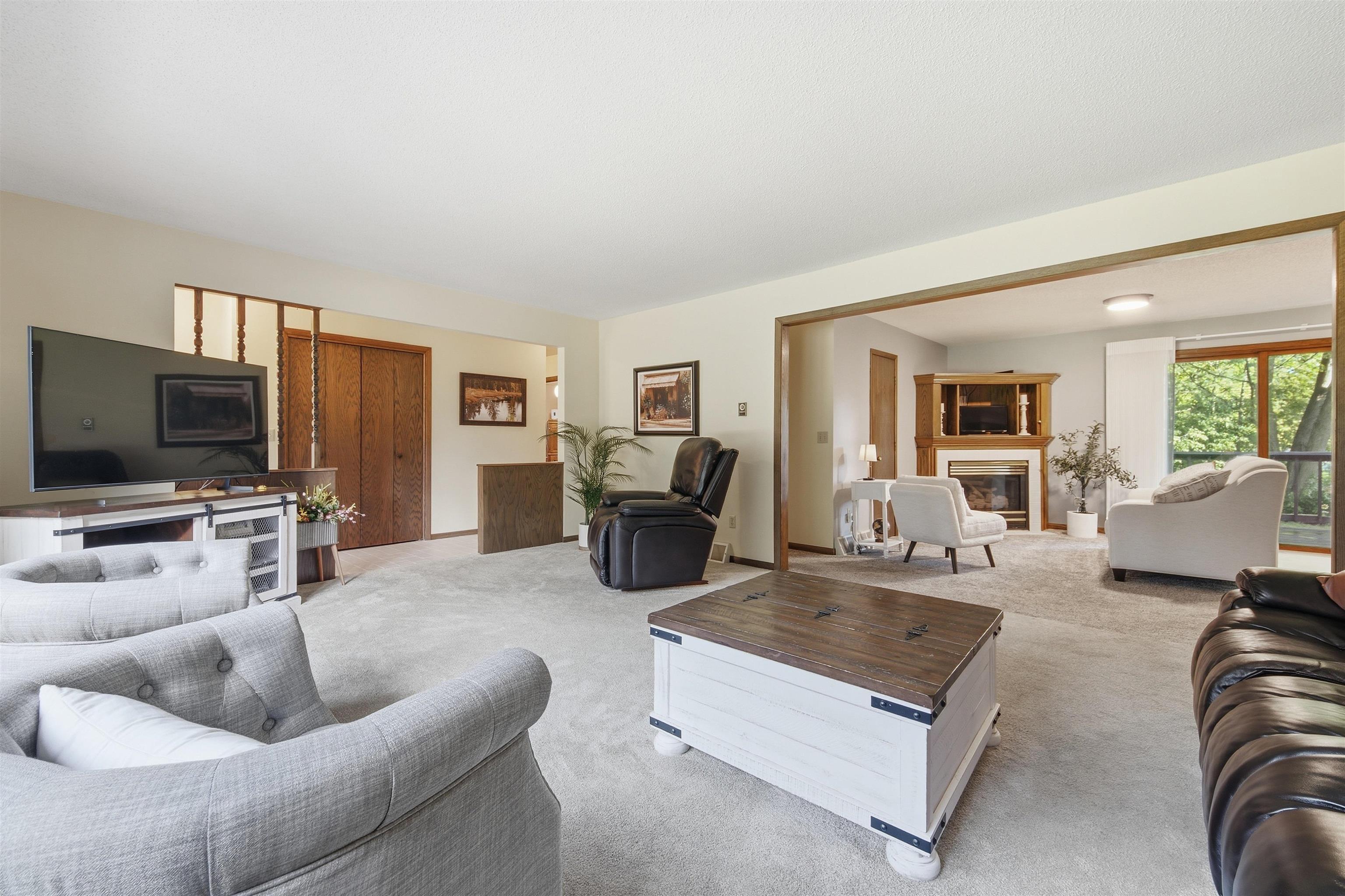 2001 E BLODGETT STREET, Marshfield, Wisconsin 54449, 3 Bedrooms Bedrooms, ,2 BathroomsBathrooms,Residential,For Sale,2001 E BLODGETT STREET,22604744
