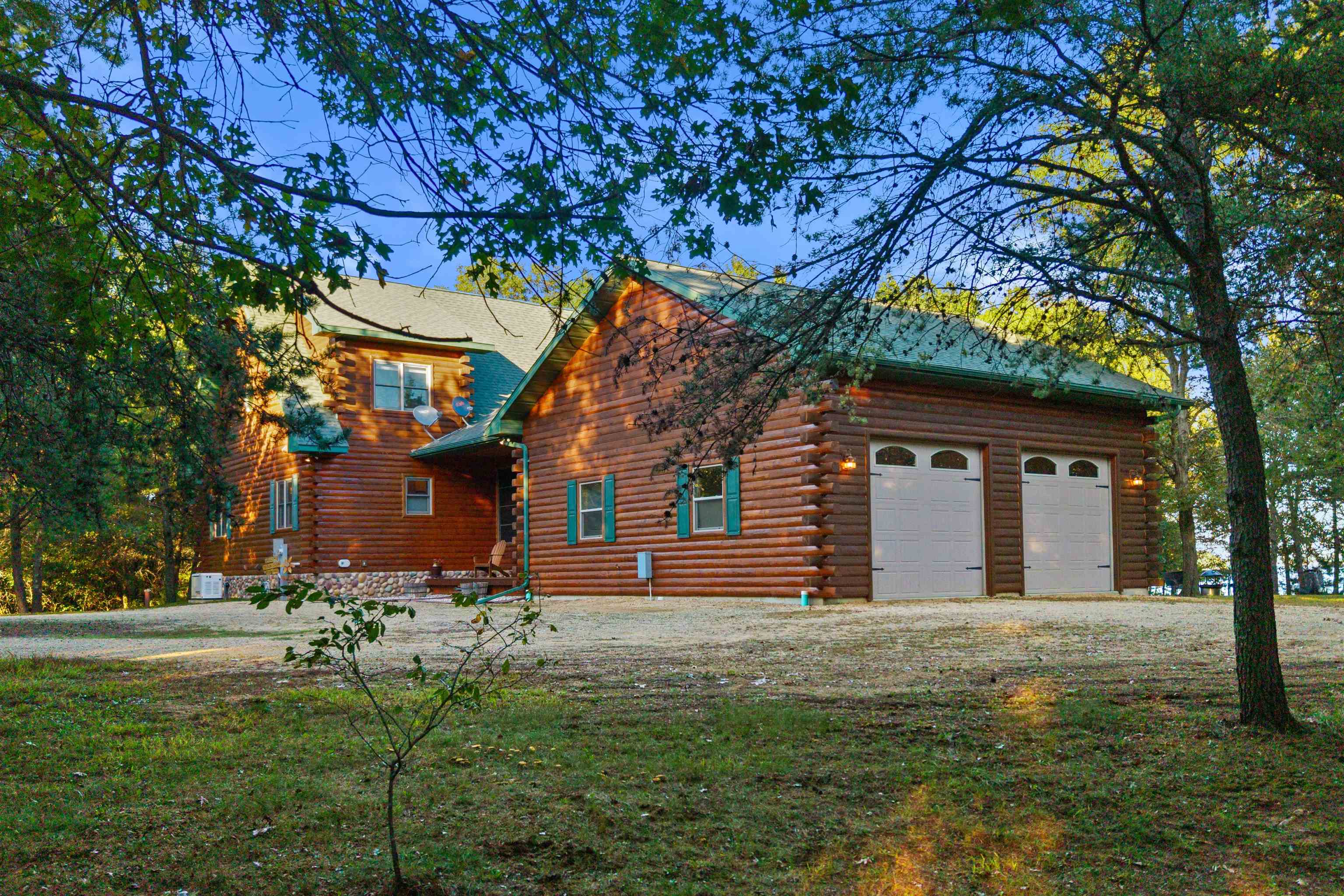 N13436 19TH AVENUE, Necedah, Wisconsin 54646, 4 Bedrooms Bedrooms, ,3 BathroomsBathrooms,Residential,For Sale,N13436 19TH AVENUE,22604746