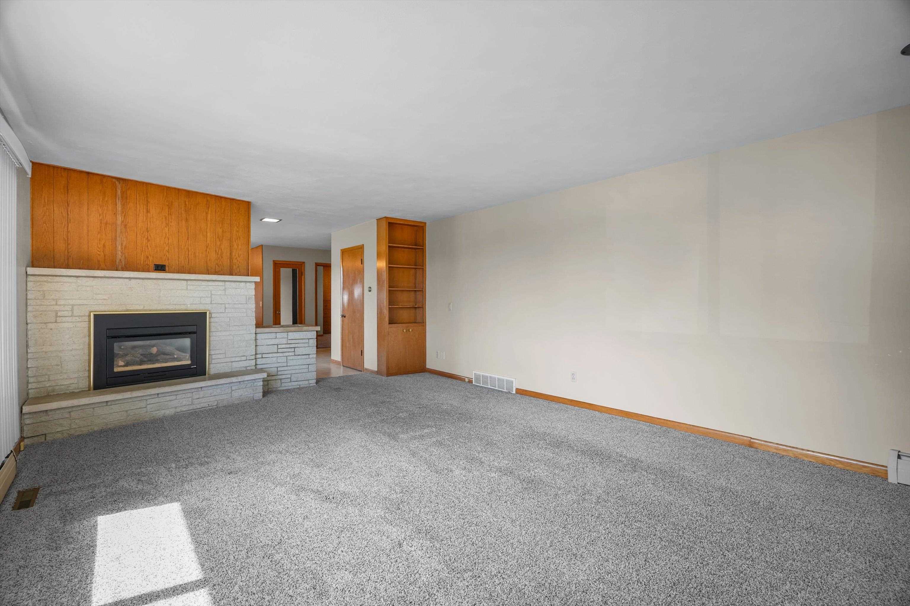 721 W UPHAM STREET, Marshfield, Wisconsin 54449, 3 Bedrooms Bedrooms, ,1 BathroomBathrooms,Residential,For Sale,721 W UPHAM STREET,22604749