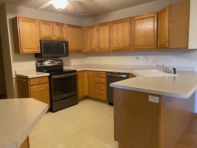 930 PINEWOOD LANE, Wausau, Wisconsin 54403, 3 Bedrooms Bedrooms, ,3 BathroomsBathrooms,Residential,For Sale,930 PINEWOOD LANE,22604754
