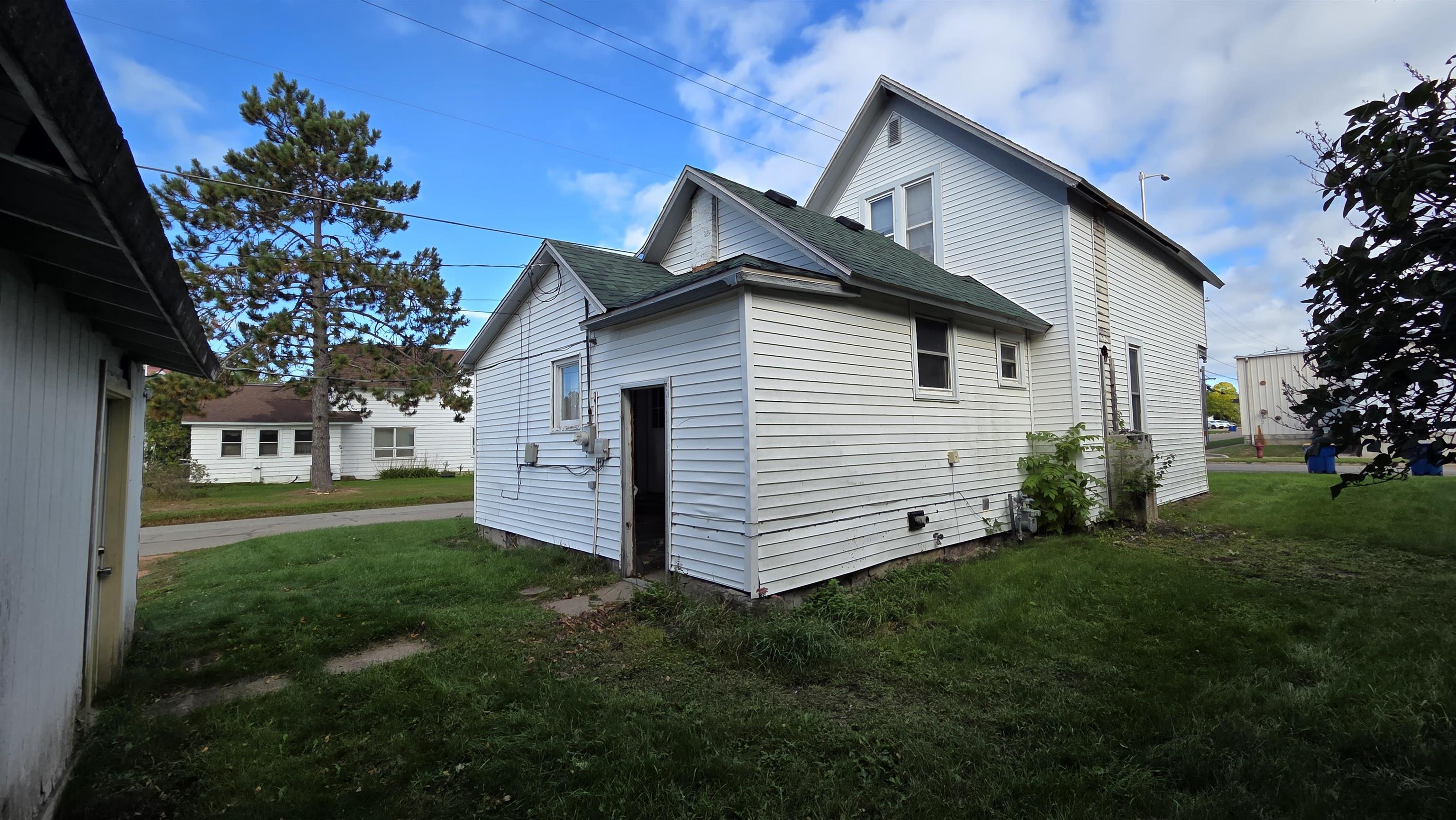 301 E 1ST STREET, Merrill, Wisconsin 54452, 2 Bedrooms Bedrooms, ,1 BathroomBathrooms,Residential,For Sale,301 E 1ST STREET,22604761
