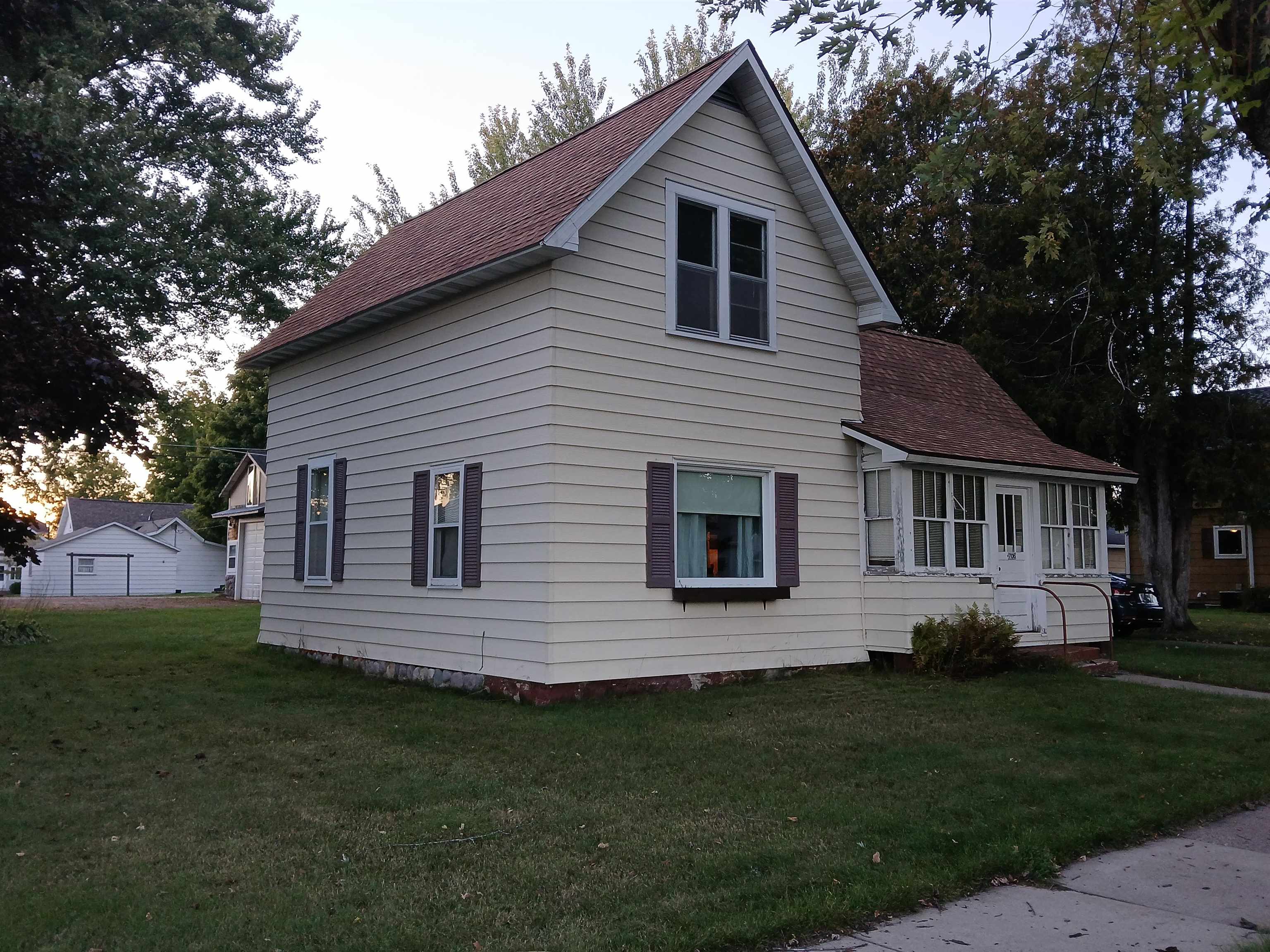 706 CHIPPEWA STREET, Merrill, Wisconsin 54452, 2 Bedrooms Bedrooms, ,1 BathroomBathrooms,Residential,For Sale,706 CHIPPEWA STREET,22604778