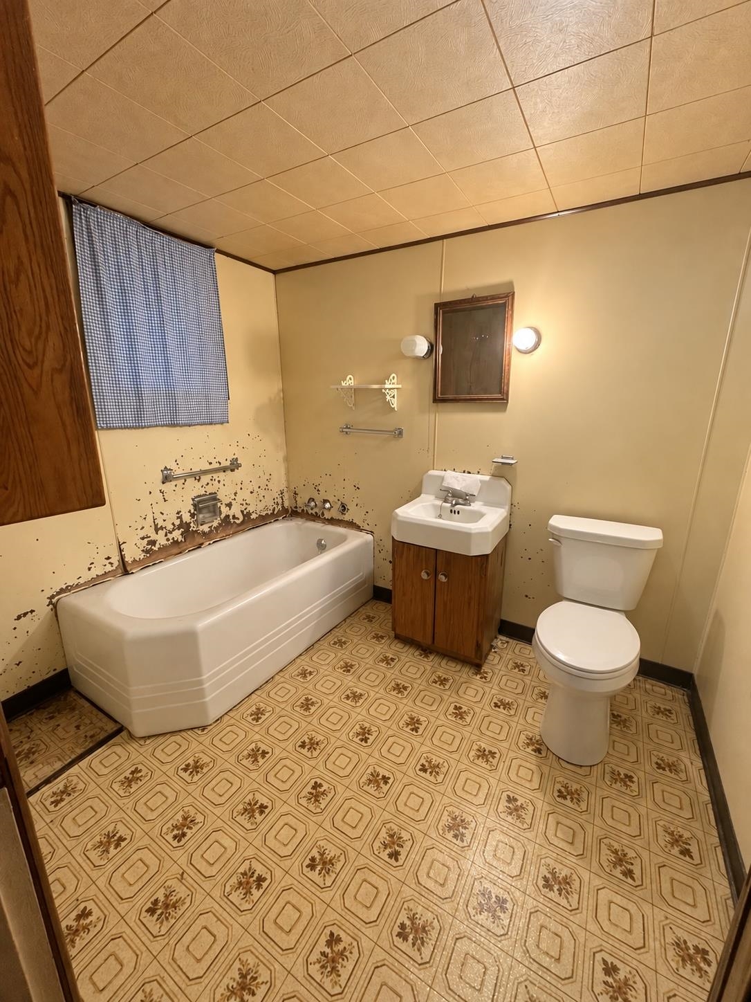 425 S ARGYLE AVENUE SOUTH, Phillips, Wisconsin 54555, 3 Bedrooms Bedrooms, ,1 BathroomBathrooms,Residential,For Sale,425 S ARGYLE AVENUE SOUTH,22604783