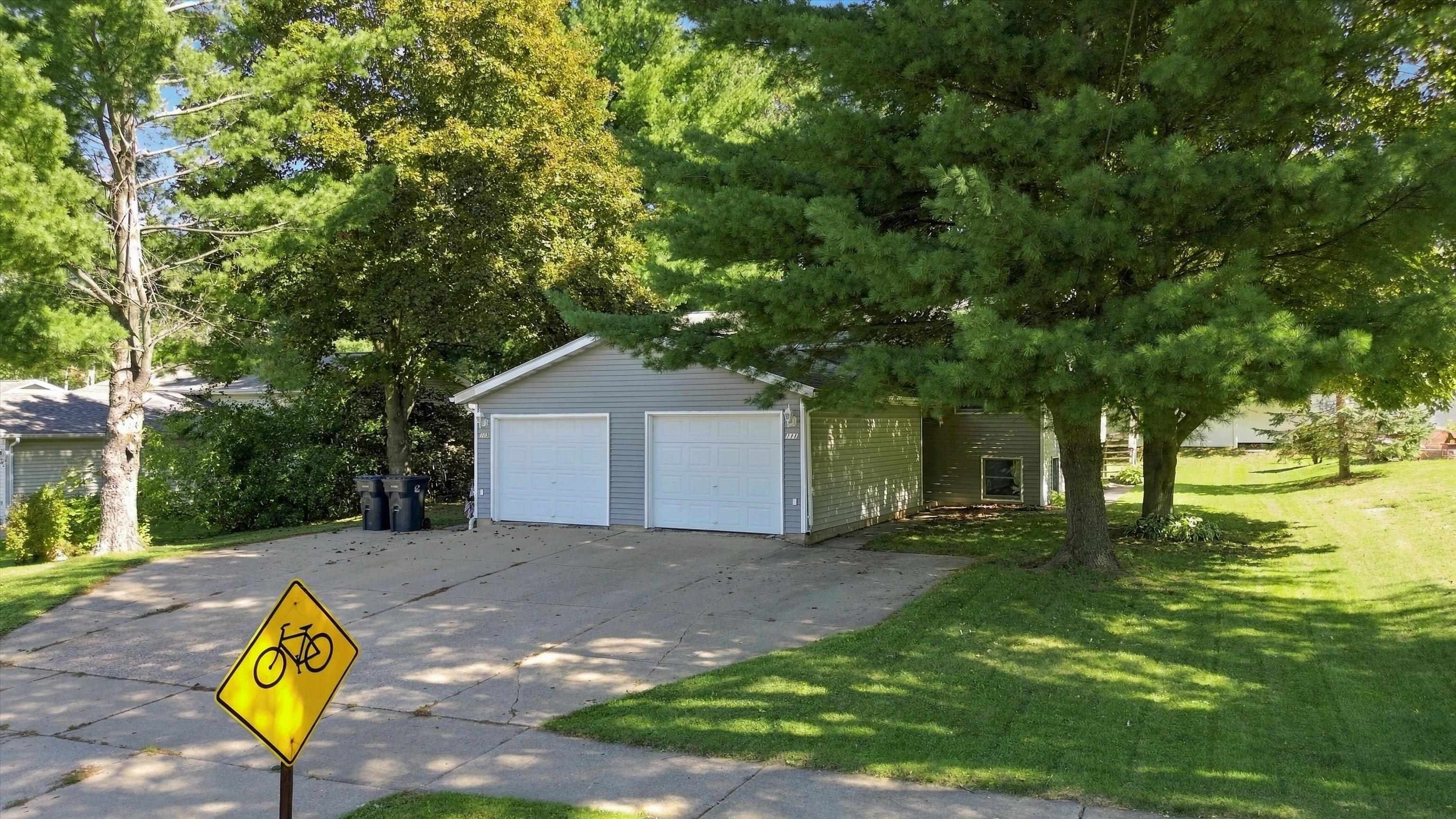 109-111 S ADAMS AVENUE, Marshfield, Wisconsin 54449, 2 Bedrooms Bedrooms, ,1 BathroomBathrooms,Multi-family,For Sale,109-111 S ADAMS AVENUE,22604786