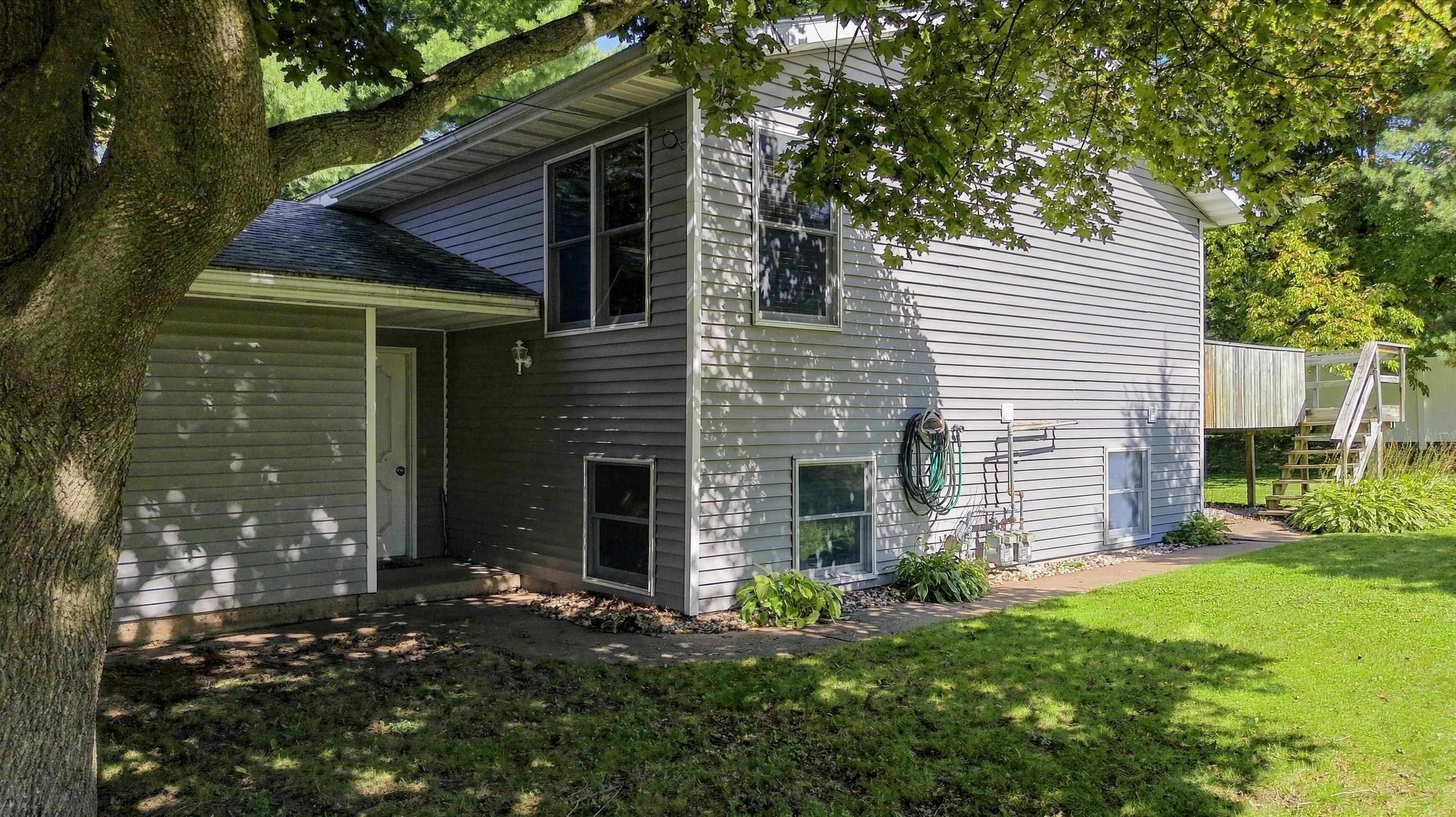 109-111 S ADAMS AVENUE, Marshfield, Wisconsin 54449, 2 Bedrooms Bedrooms, ,1 BathroomBathrooms,Multi-family,For Sale,109-111 S ADAMS AVENUE,22604786