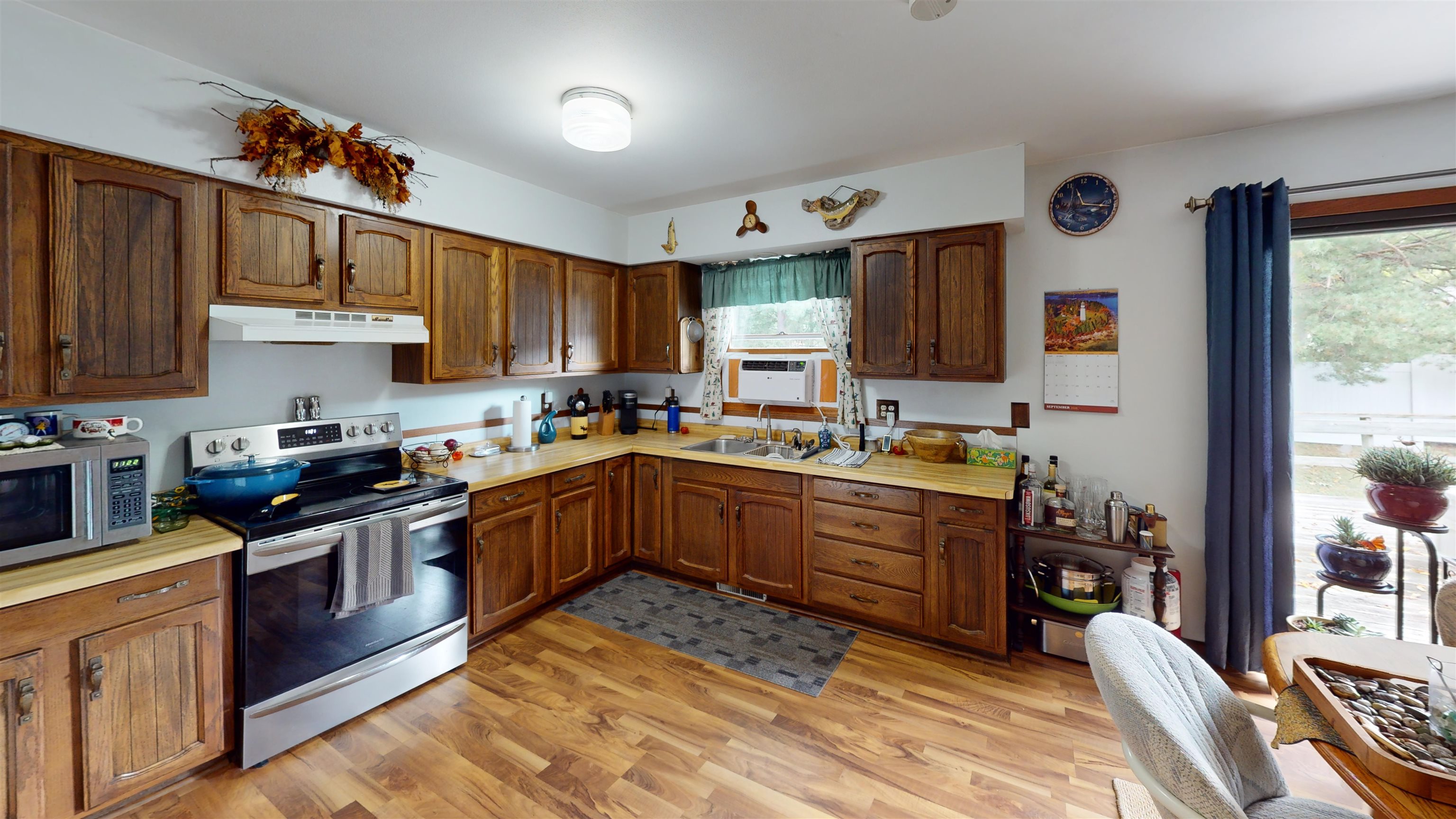 109-111 S ADAMS AVENUE, Marshfield, Wisconsin 54449, 2 Bedrooms Bedrooms, ,1 BathroomBathrooms,Multi-family,For Sale,109-111 S ADAMS AVENUE,22604786