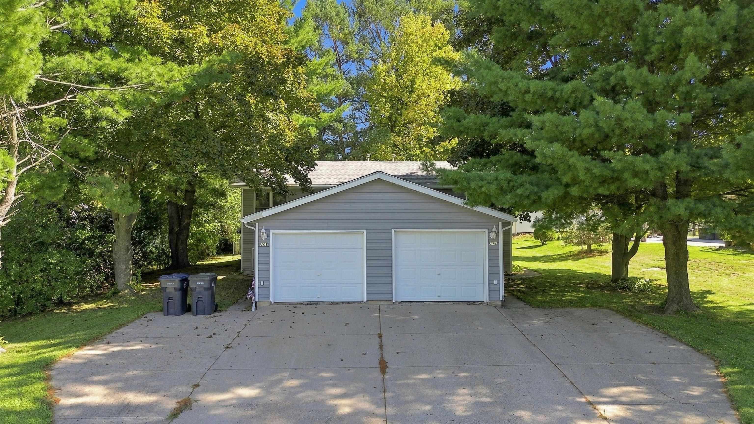 109-111 S ADAMS AVENUE, Marshfield, Wisconsin 54449, 2 Bedrooms Bedrooms, ,1 BathroomBathrooms,Multi-family,For Sale,109-111 S ADAMS AVENUE,22604786