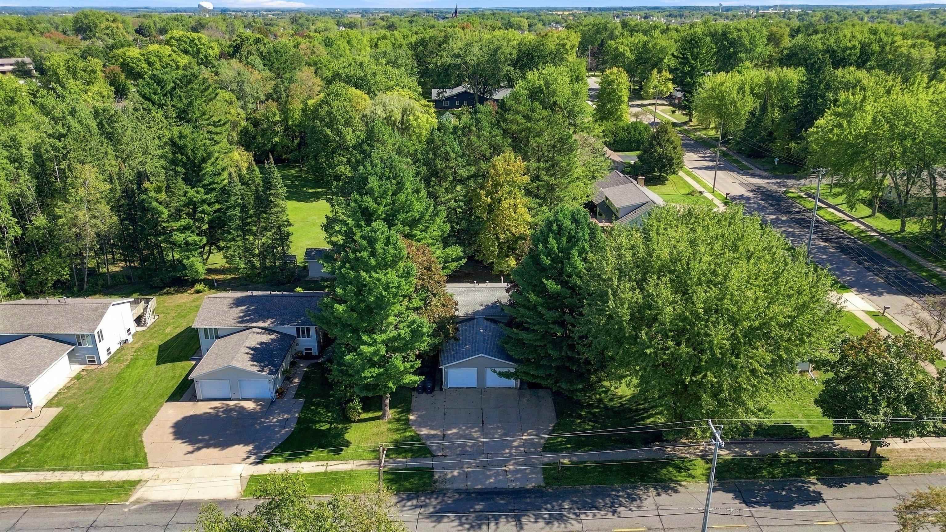 109-111 S ADAMS AVENUE, Marshfield, Wisconsin 54449, 2 Bedrooms Bedrooms, ,1 BathroomBathrooms,Multi-family,For Sale,109-111 S ADAMS AVENUE,22604786