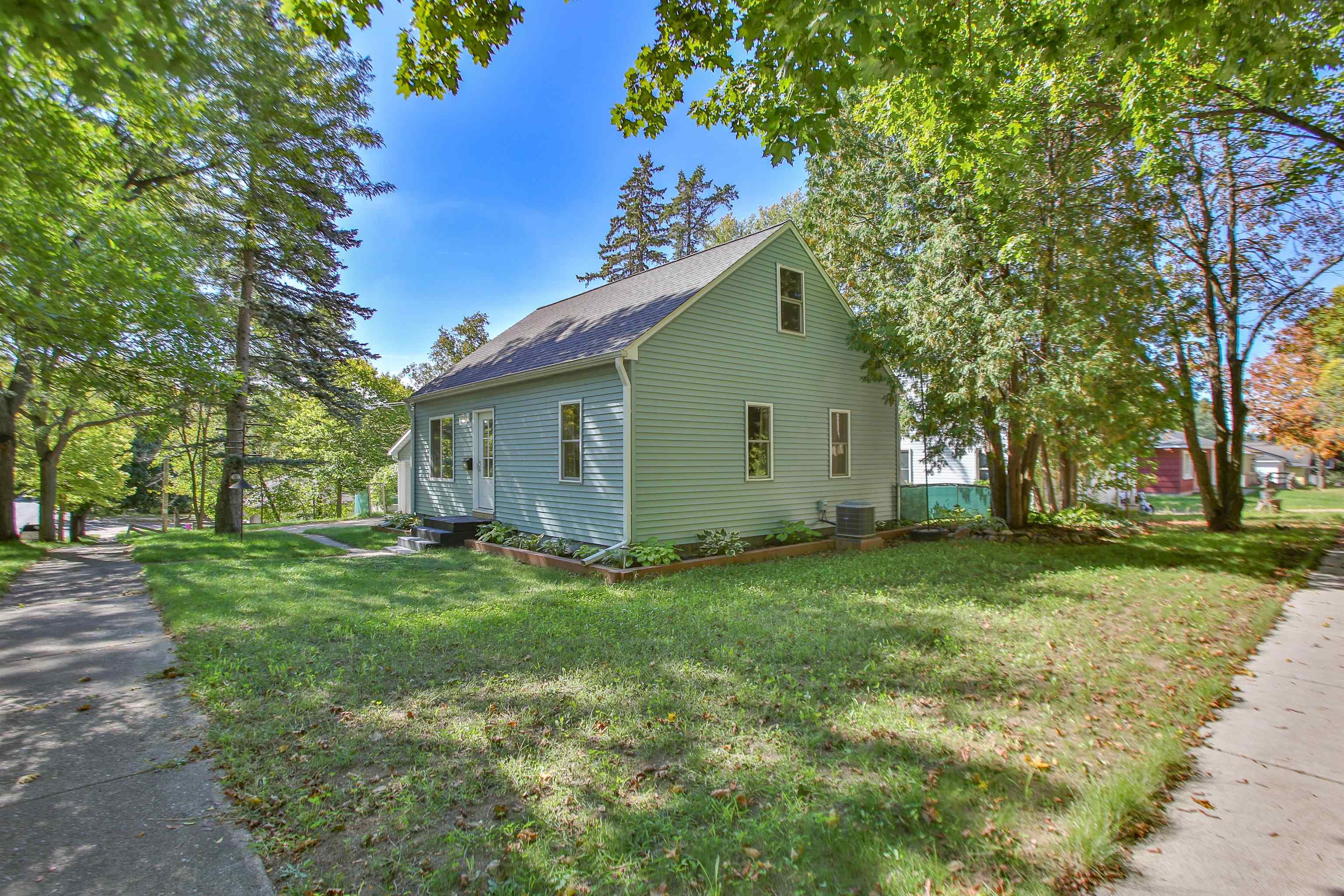 2716 N 8TH STREET, Wausau, Wisconsin 54403, 3 Bedrooms Bedrooms, ,1 BathroomBathrooms,Residential,For Sale,2716 N 8TH STREET,22604788
