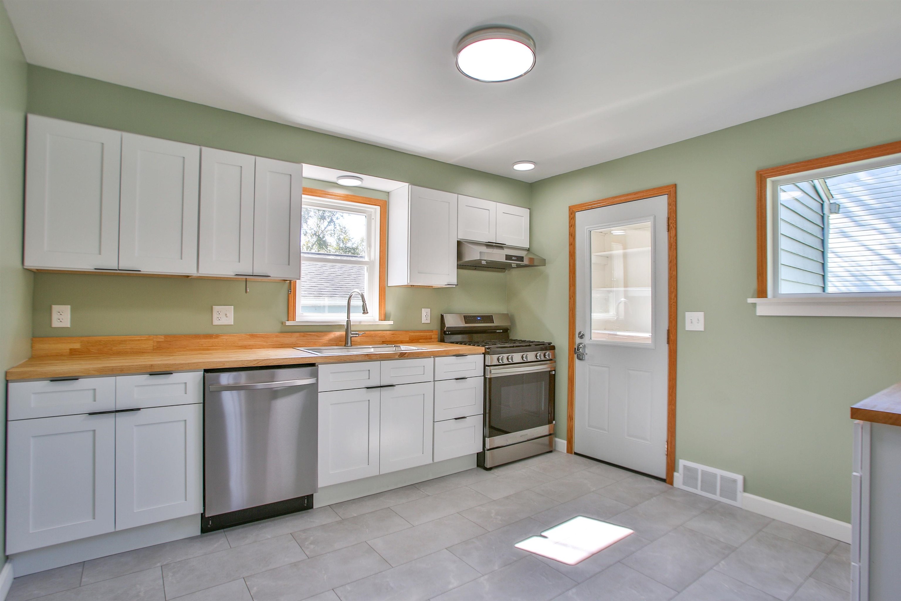 2716 N 8TH STREET, Wausau, Wisconsin 54403, 3 Bedrooms Bedrooms, ,1 BathroomBathrooms,Residential,For Sale,2716 N 8TH STREET,22604788