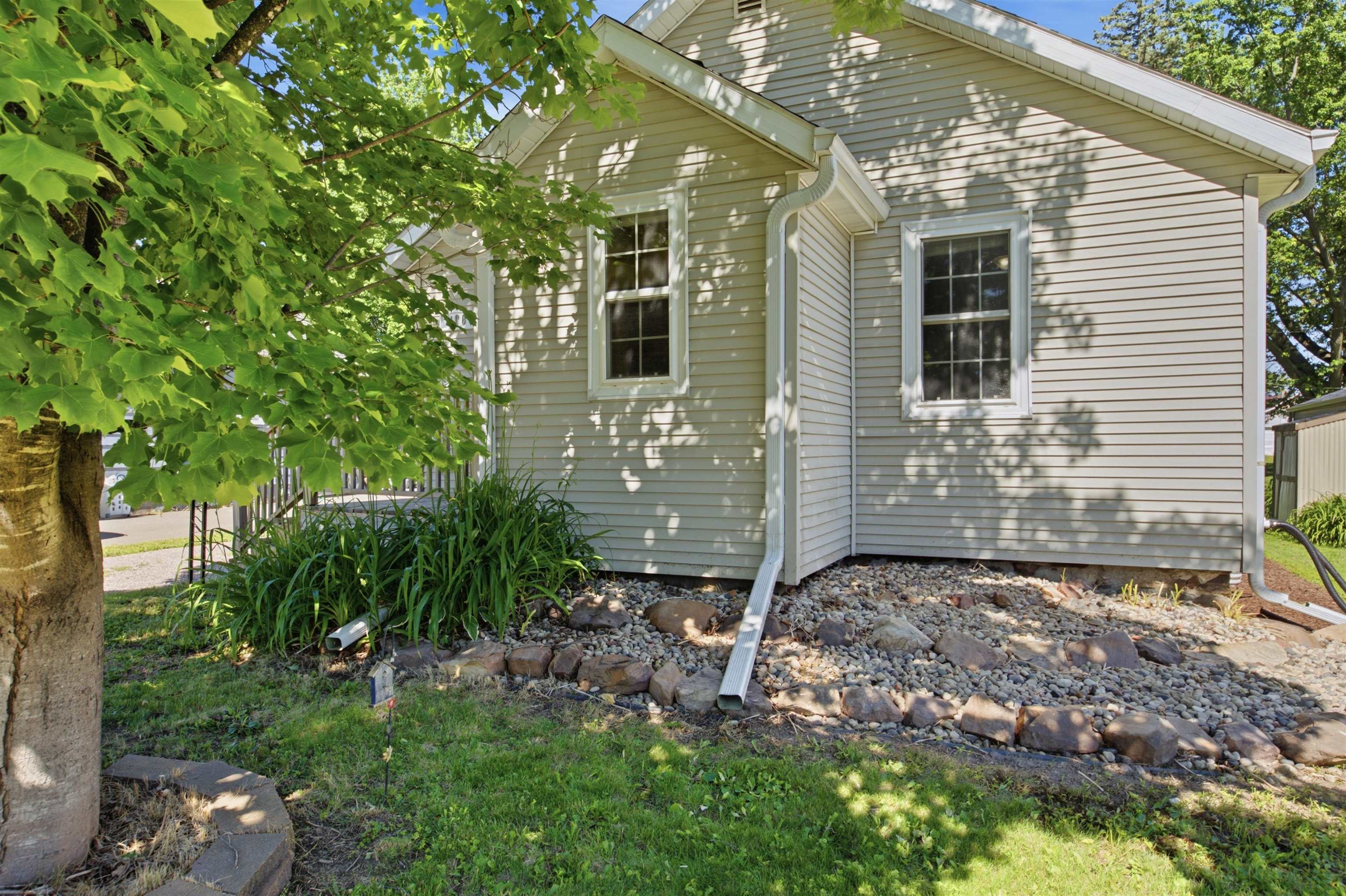 406 N ASH AVENUE, Marshfield, Wisconsin 54449, 2 Bedrooms Bedrooms, ,1 BathroomBathrooms,Residential,For Sale,406 N ASH AVENUE,22604852
