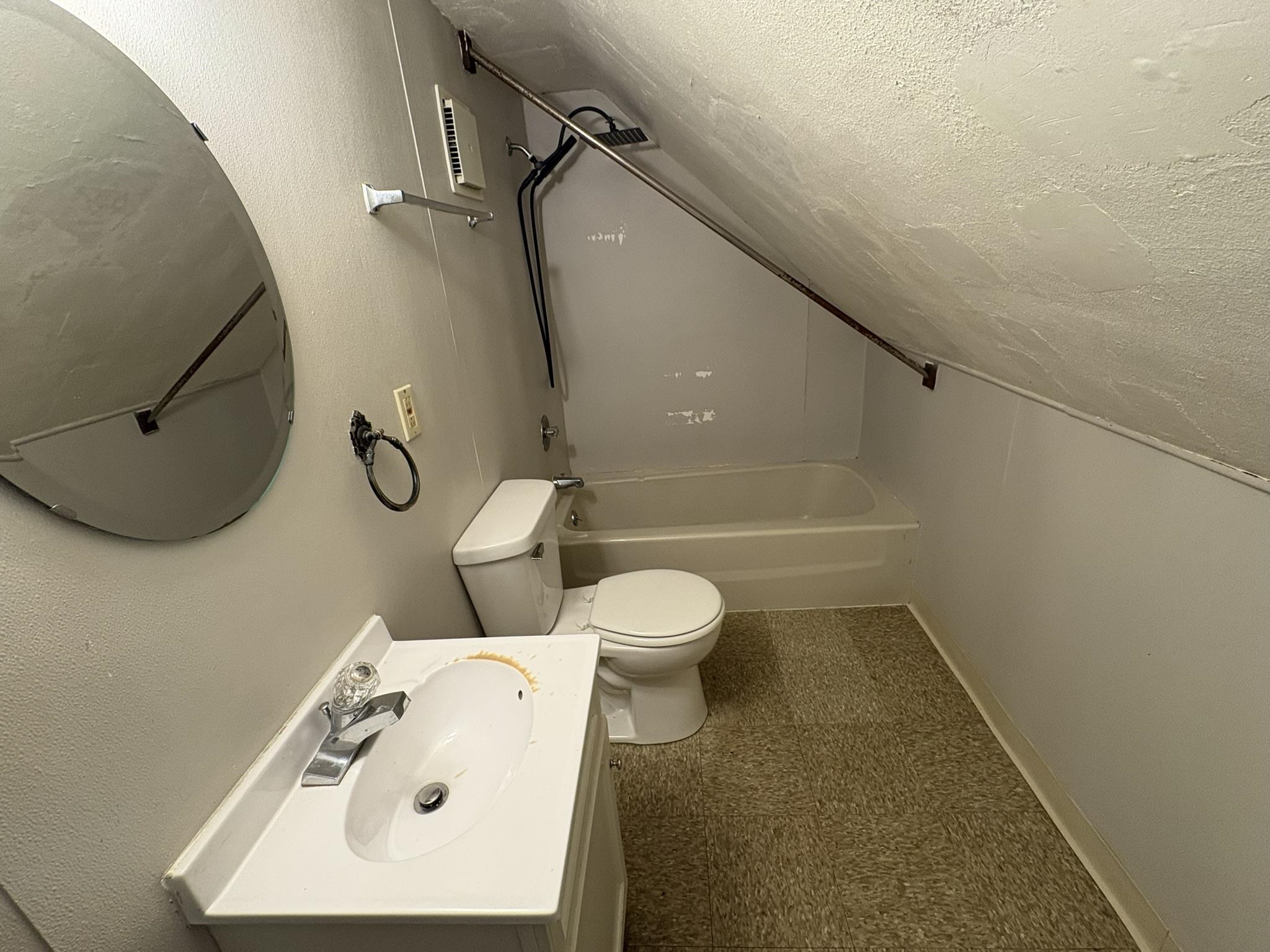 1011 10TH AVENUE NORTH, Wisconsin Rapids, Wisconsin 54495, 2 Bedrooms Bedrooms, ,1 BathroomBathrooms,Multi-family,For Sale,1011 10TH AVENUE NORTH,22604930