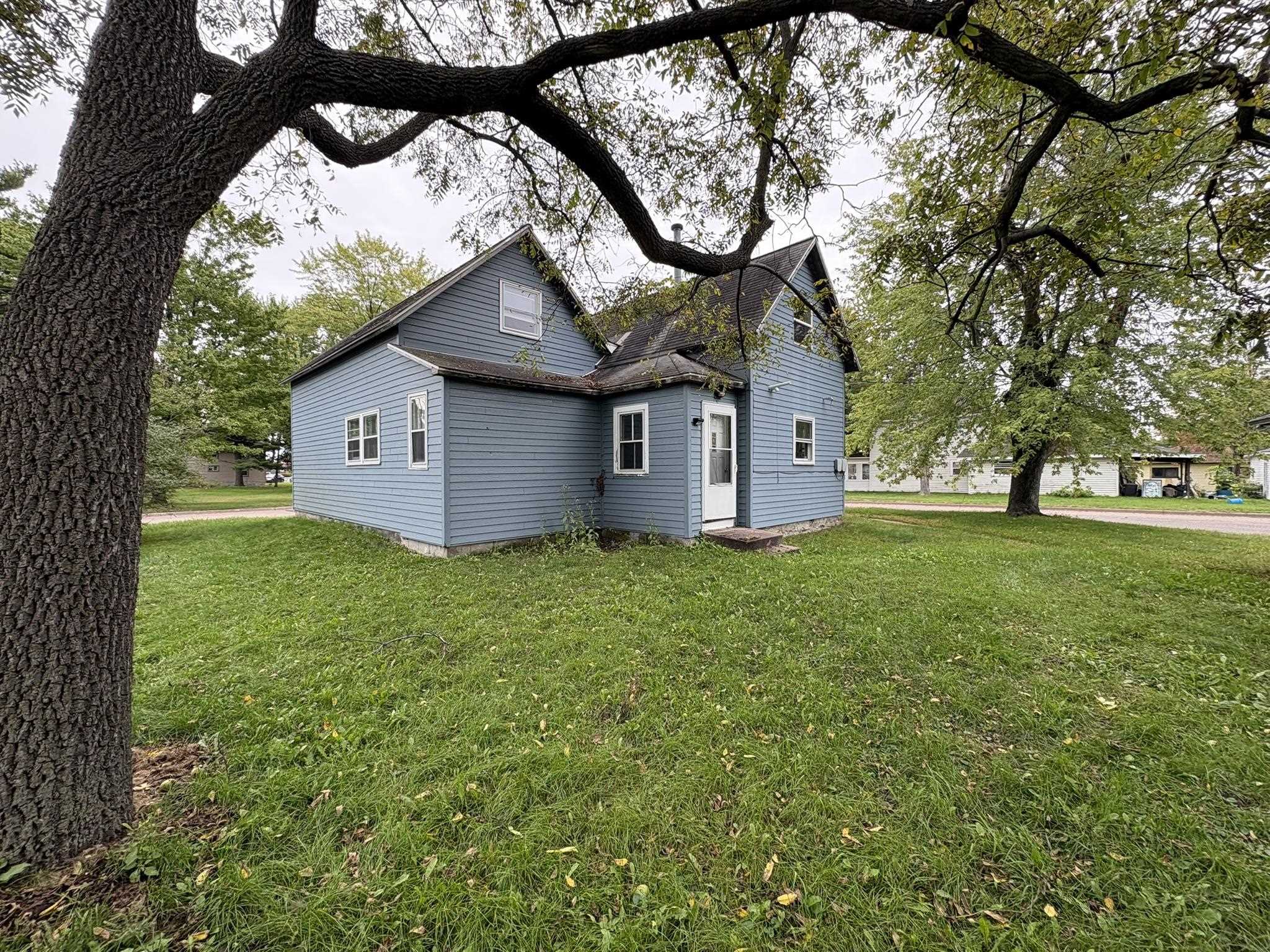 1011 10TH AVENUE NORTH, Wisconsin Rapids, Wisconsin 54495, 2 Bedrooms Bedrooms, ,1 BathroomBathrooms,Multi-family,For Sale,1011 10TH AVENUE NORTH,22604930