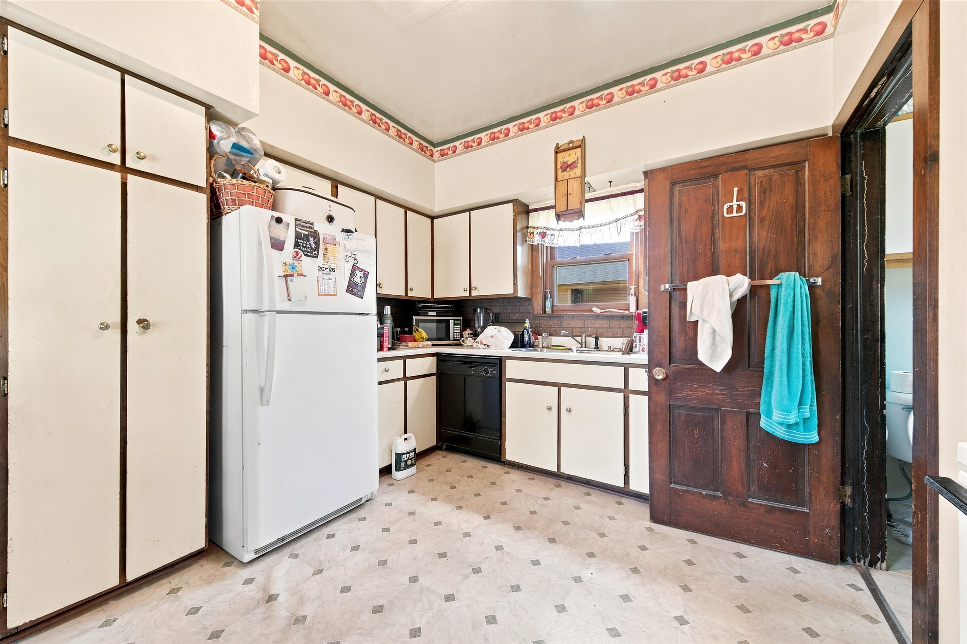 810 S PEACH STREET, Marshfield, Wisconsin 54449, 2 Bedrooms Bedrooms, ,2 BathroomsBathrooms,Residential,For Sale,810 S PEACH STREET,22604942