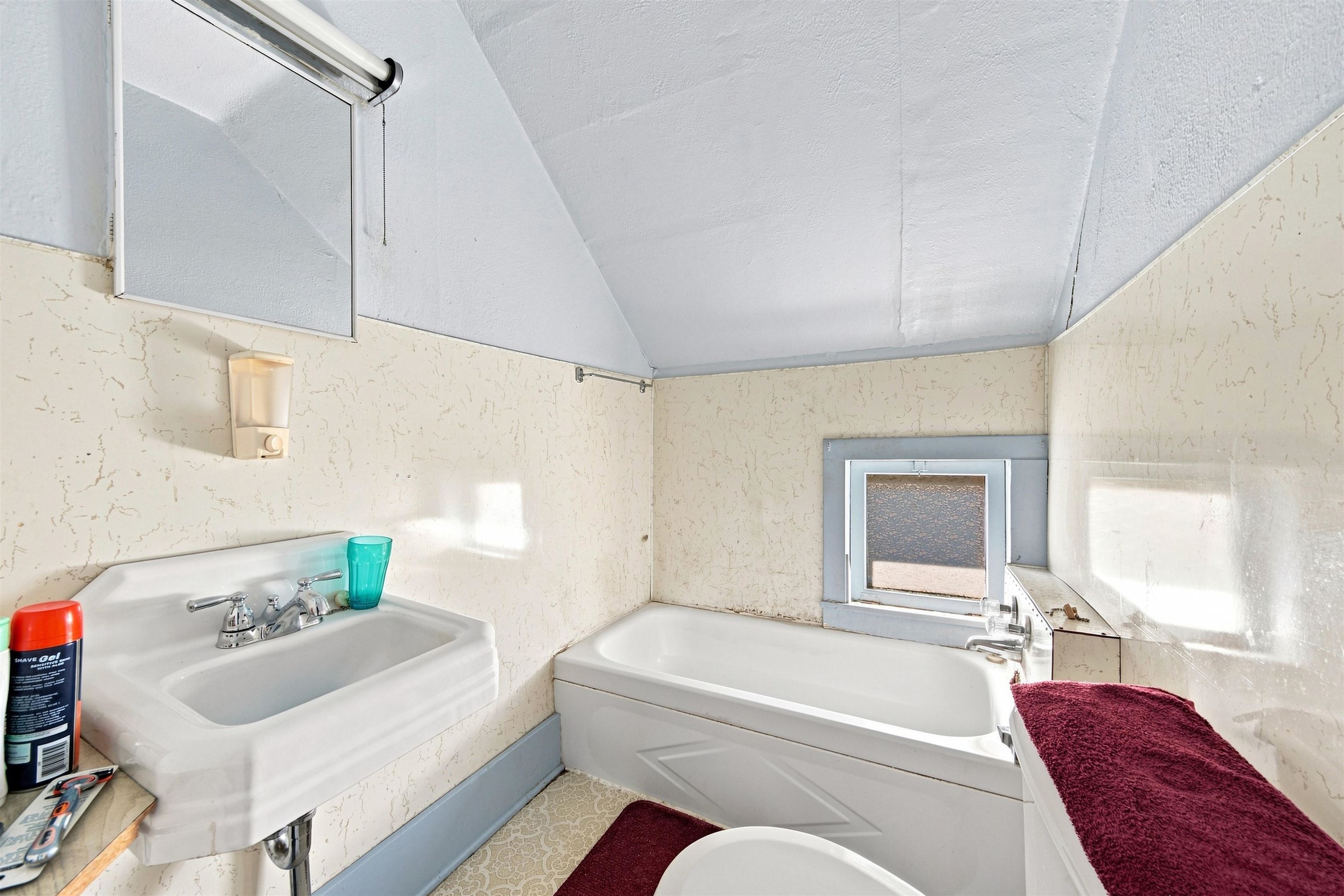 810 S PEACH AVENUE, Marshfield, Wisconsin 54449, 2 Bedrooms Bedrooms, ,2 BathroomsBathrooms,Residential,For Sale,810 S PEACH AVENUE,22604942