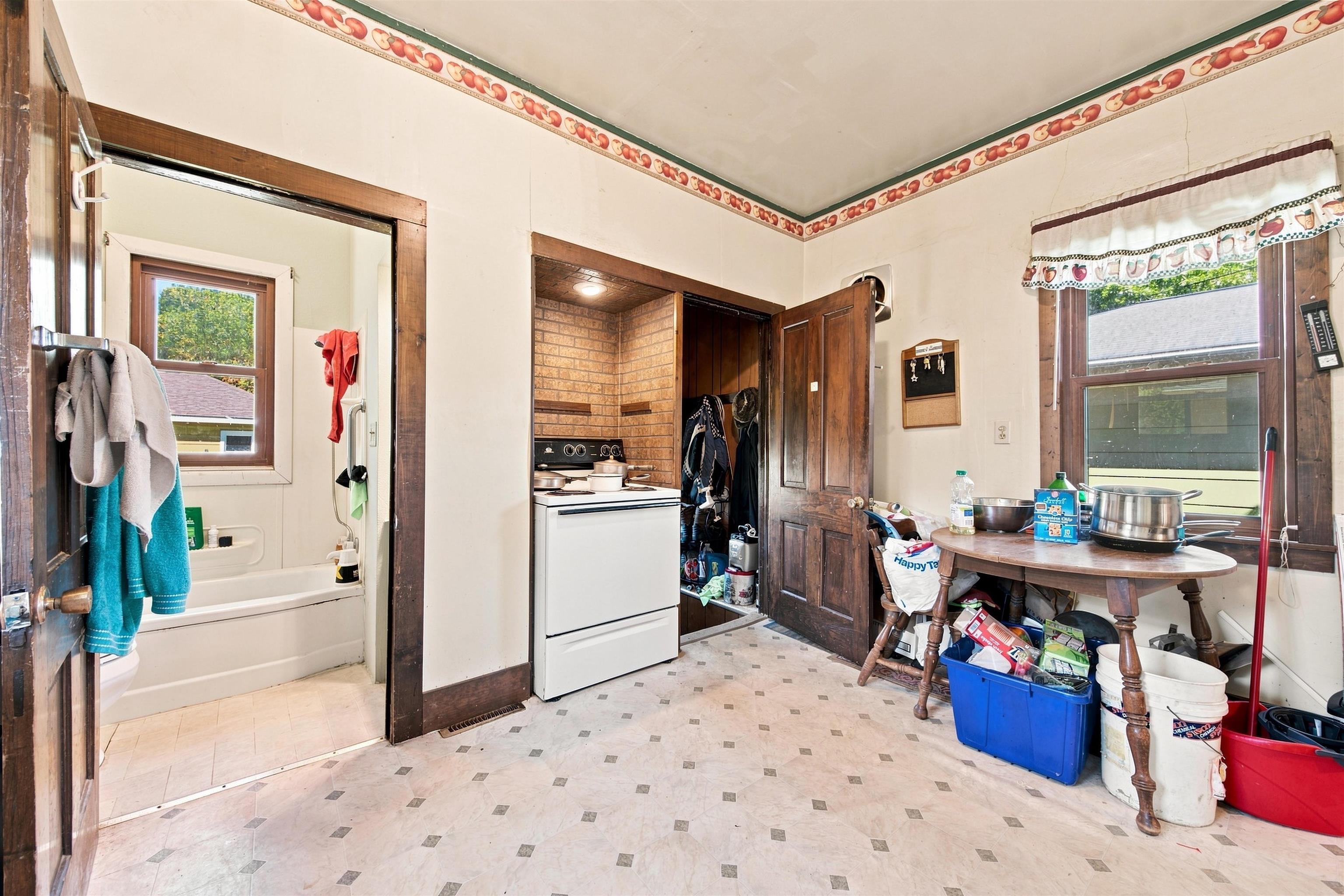810 S PEACH STREET, Marshfield, Wisconsin 54449, 2 Bedrooms Bedrooms, ,2 BathroomsBathrooms,Residential,For Sale,810 S PEACH STREET,22604942