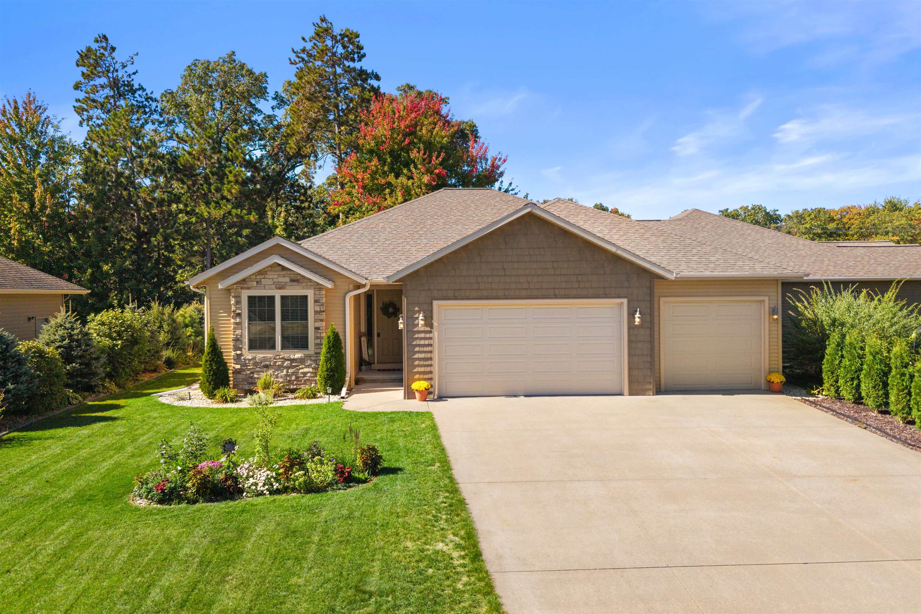 1700 SCHILLER DRIVE, Stevens Point, Wisconsin 54481, 2 Bedrooms Bedrooms, ,2 BathroomsBathrooms,Residential,For Sale,1700 SCHILLER DRIVE,22604964