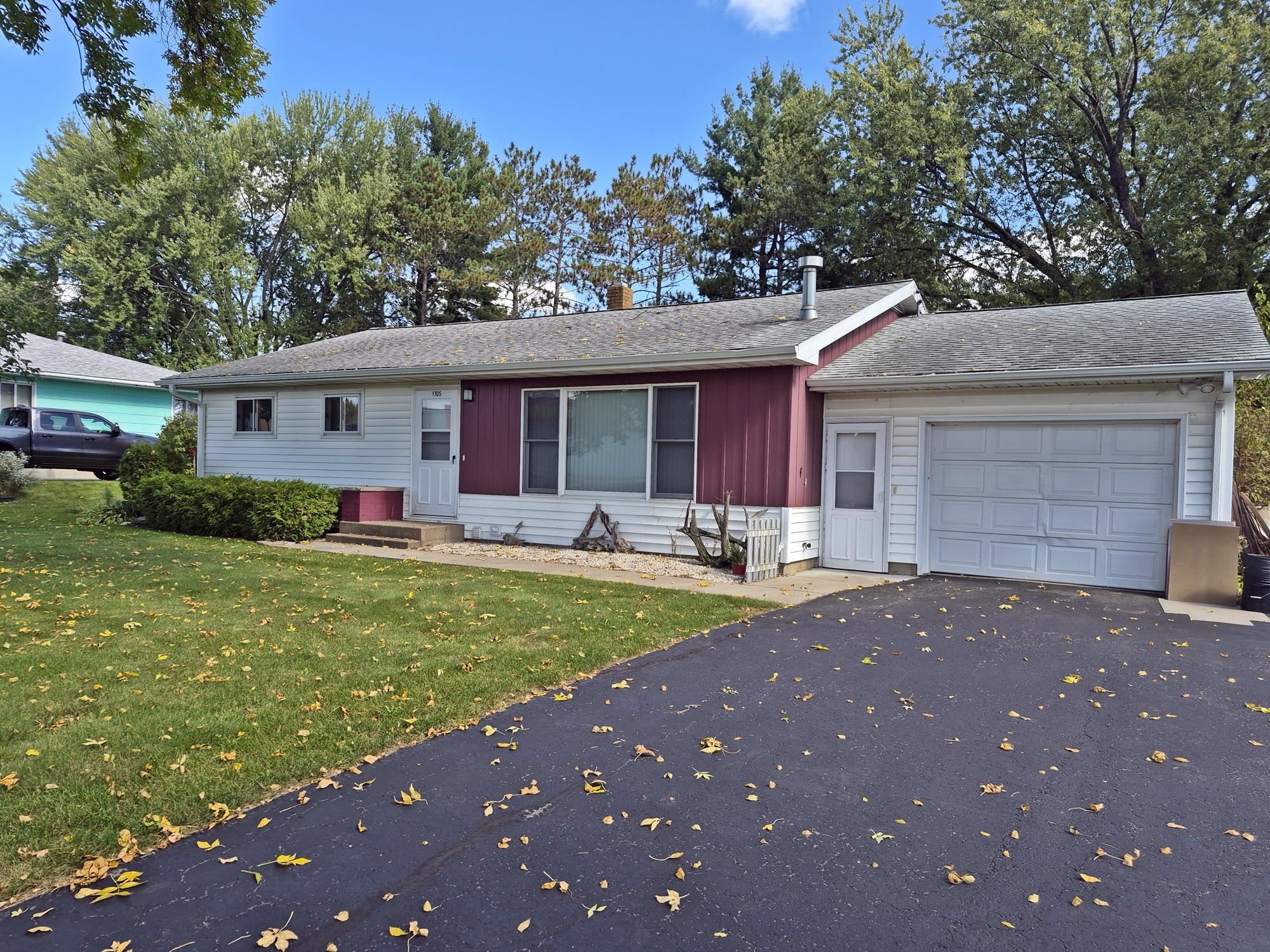 1705 N PEACH AVENUE, Marshfield, Wisconsin 54449, 2 Bedrooms Bedrooms, ,2 BathroomsBathrooms,Residential,For Sale,1705 N PEACH AVENUE,22604966